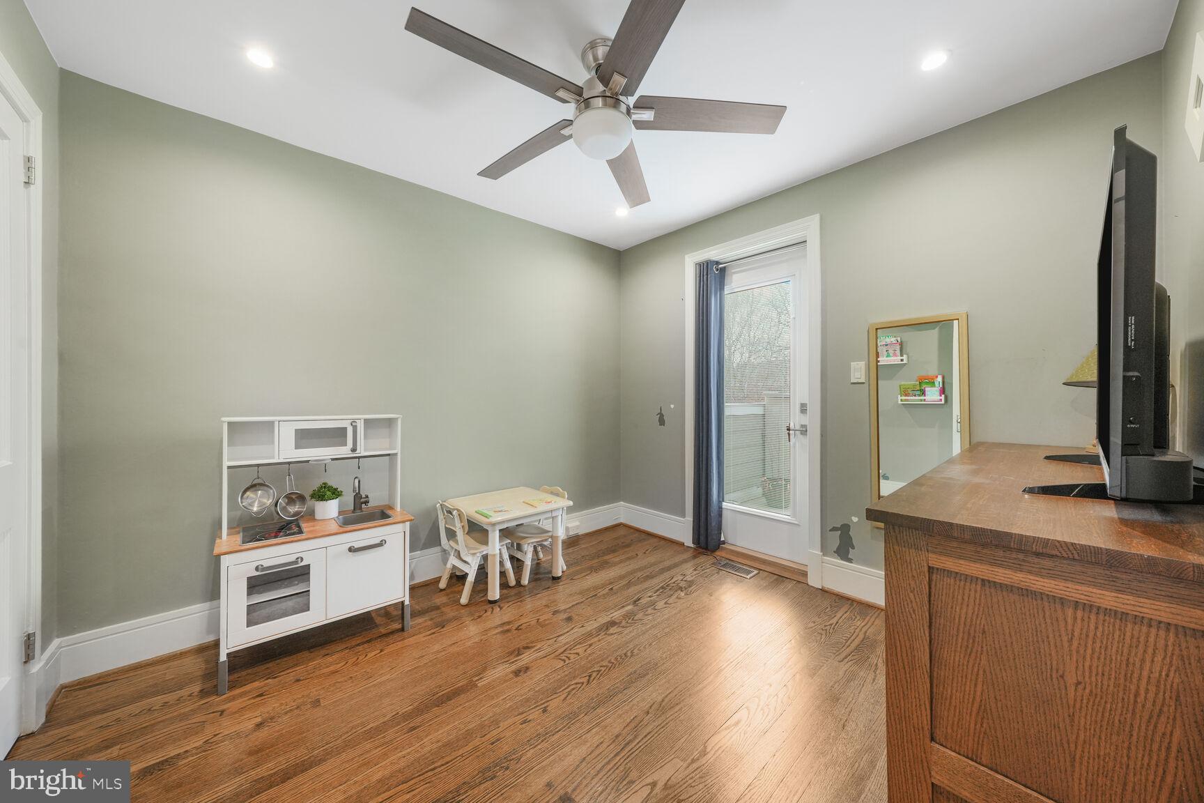 LINDEN GARDENS - Residential