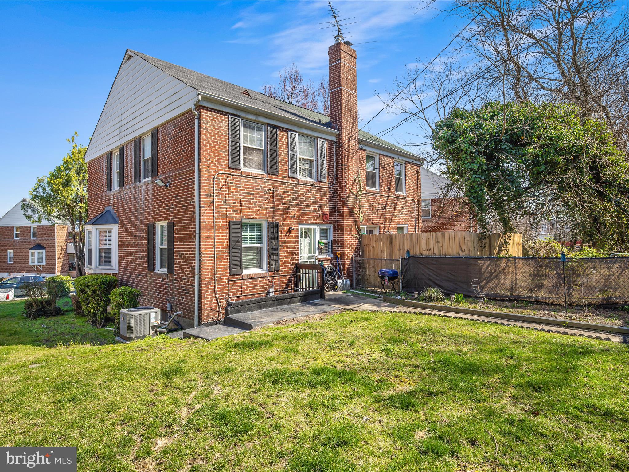 LOYOLA - NOTRE DAME - Residential