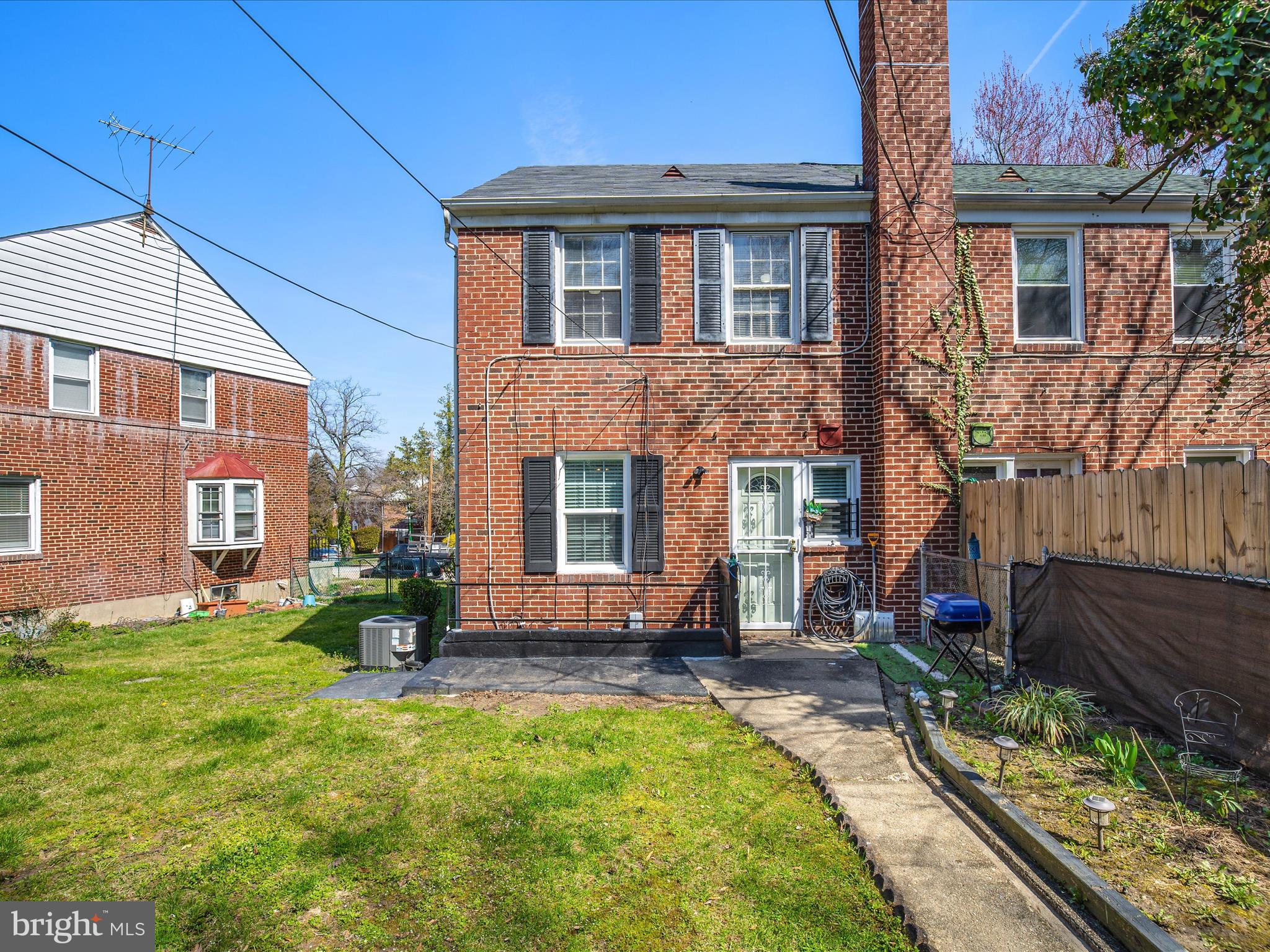 LOYOLA - NOTRE DAME - Residential