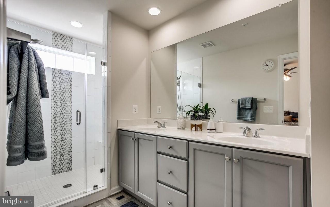 TALLYN RIDGE AT PINECLIFF PARK - Residential Lease