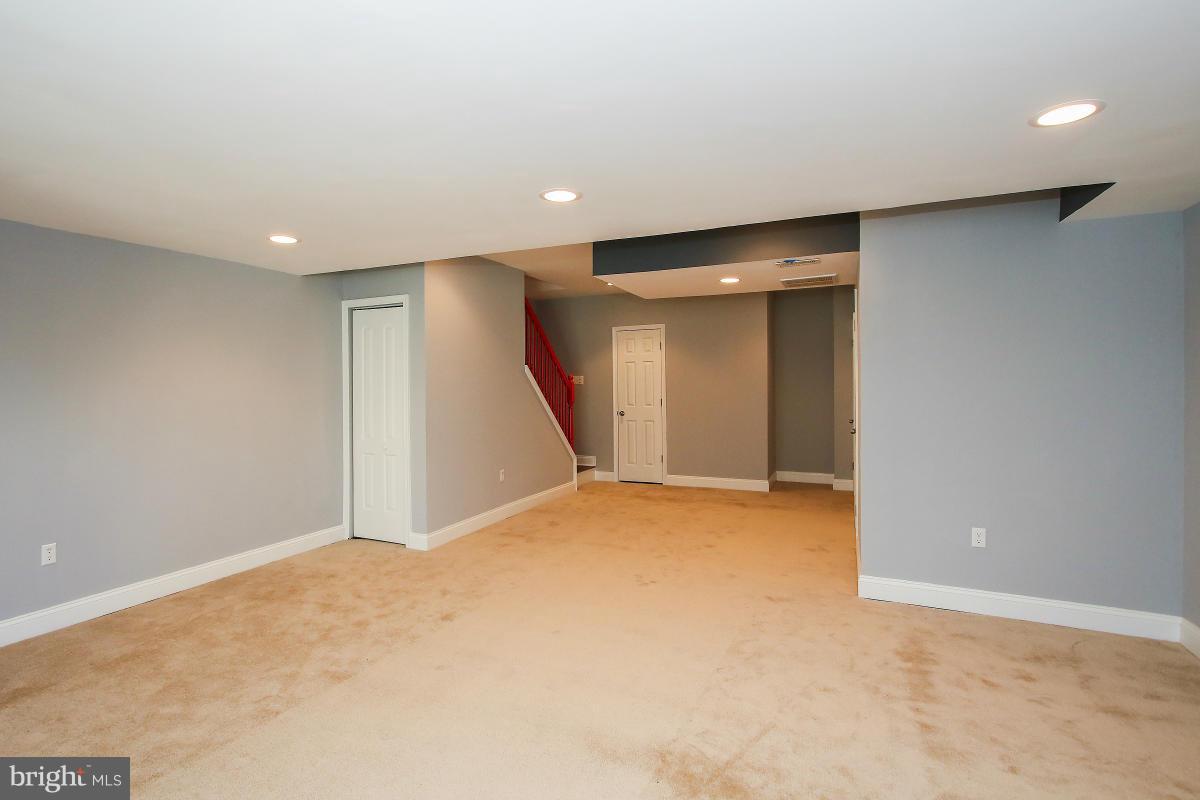 MONTGOMERY MEADOWS - Residential