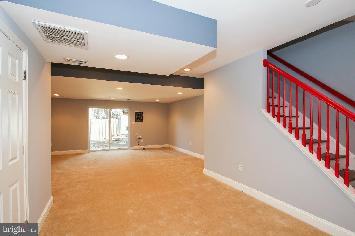 MONTGOMERY MEADOWS - Residential