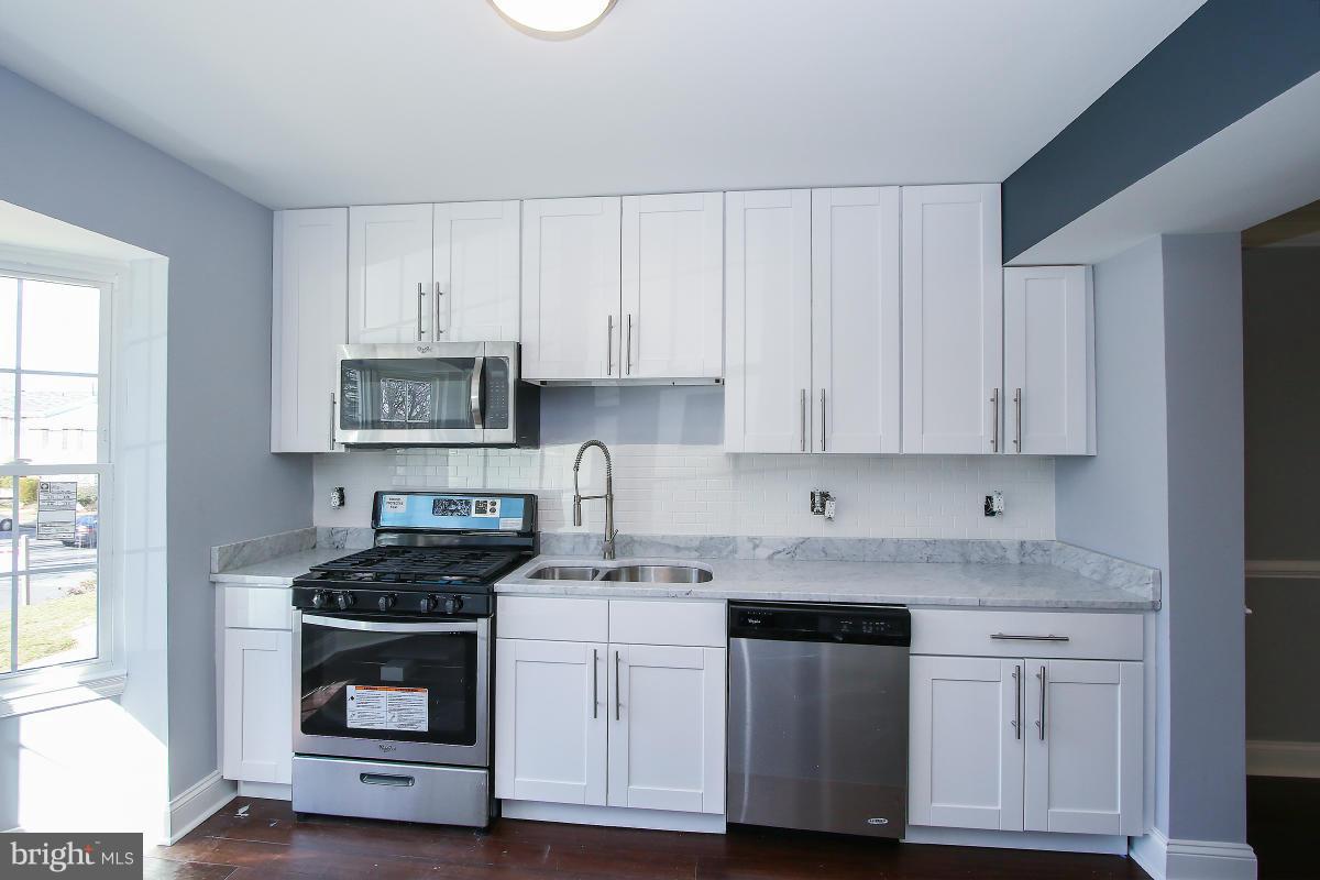 MONTGOMERY MEADOWS - Residential