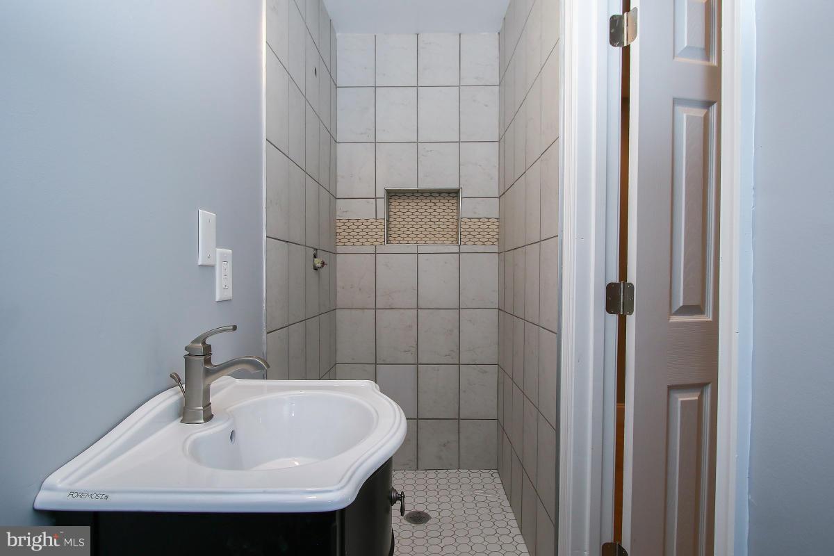 MONTGOMERY MEADOWS - Residential