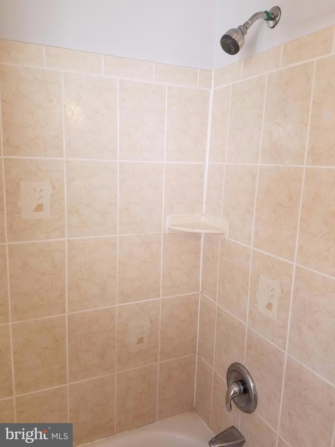 COLONIAL HEIGHTS - Residential Lease