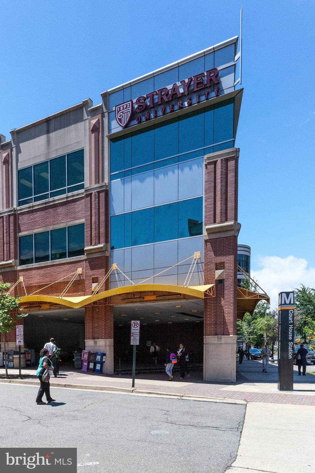 COLONIAL VILLAGE - Residential Lease