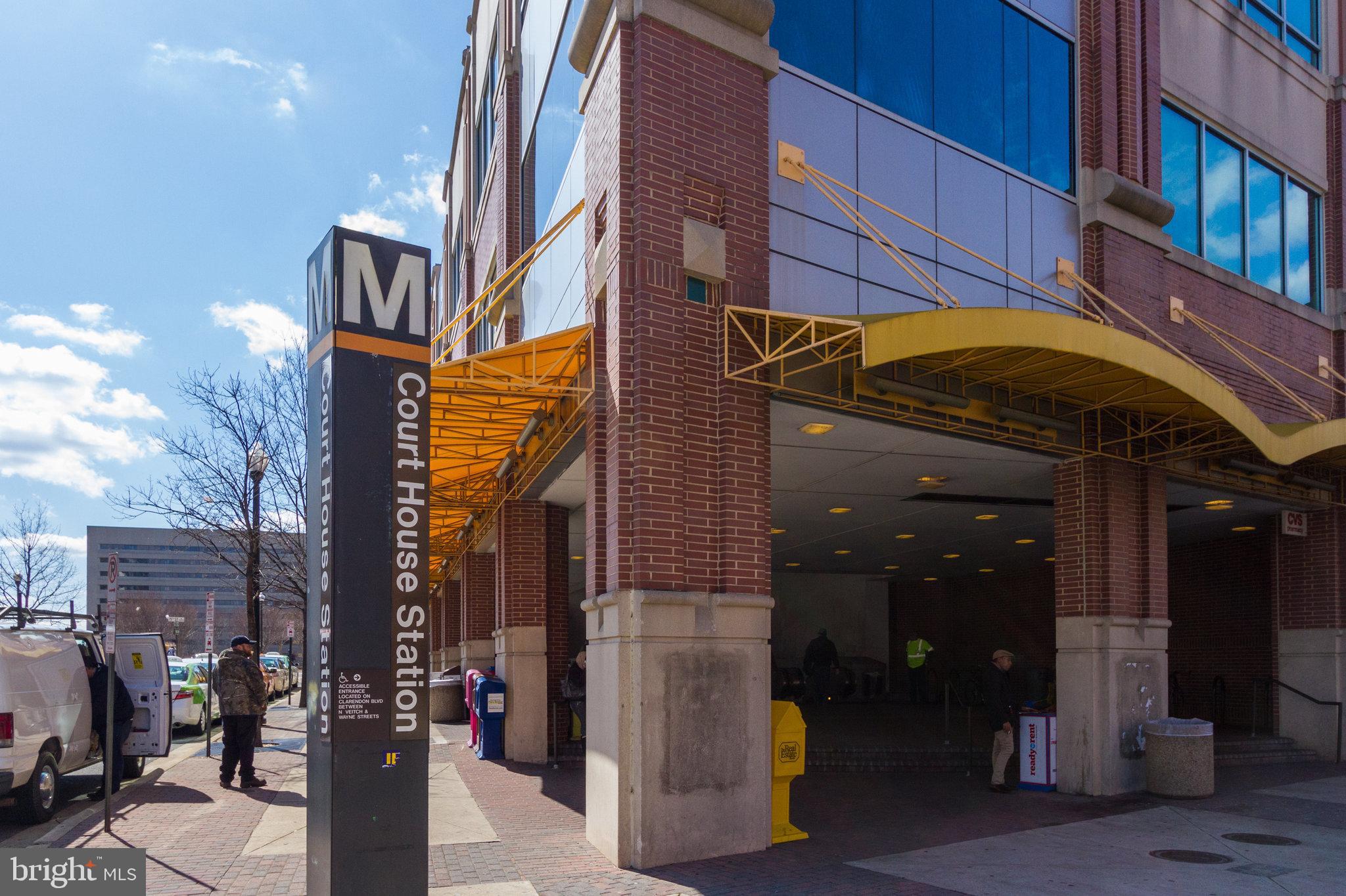 COLONIAL VILLAGE - Residential Lease