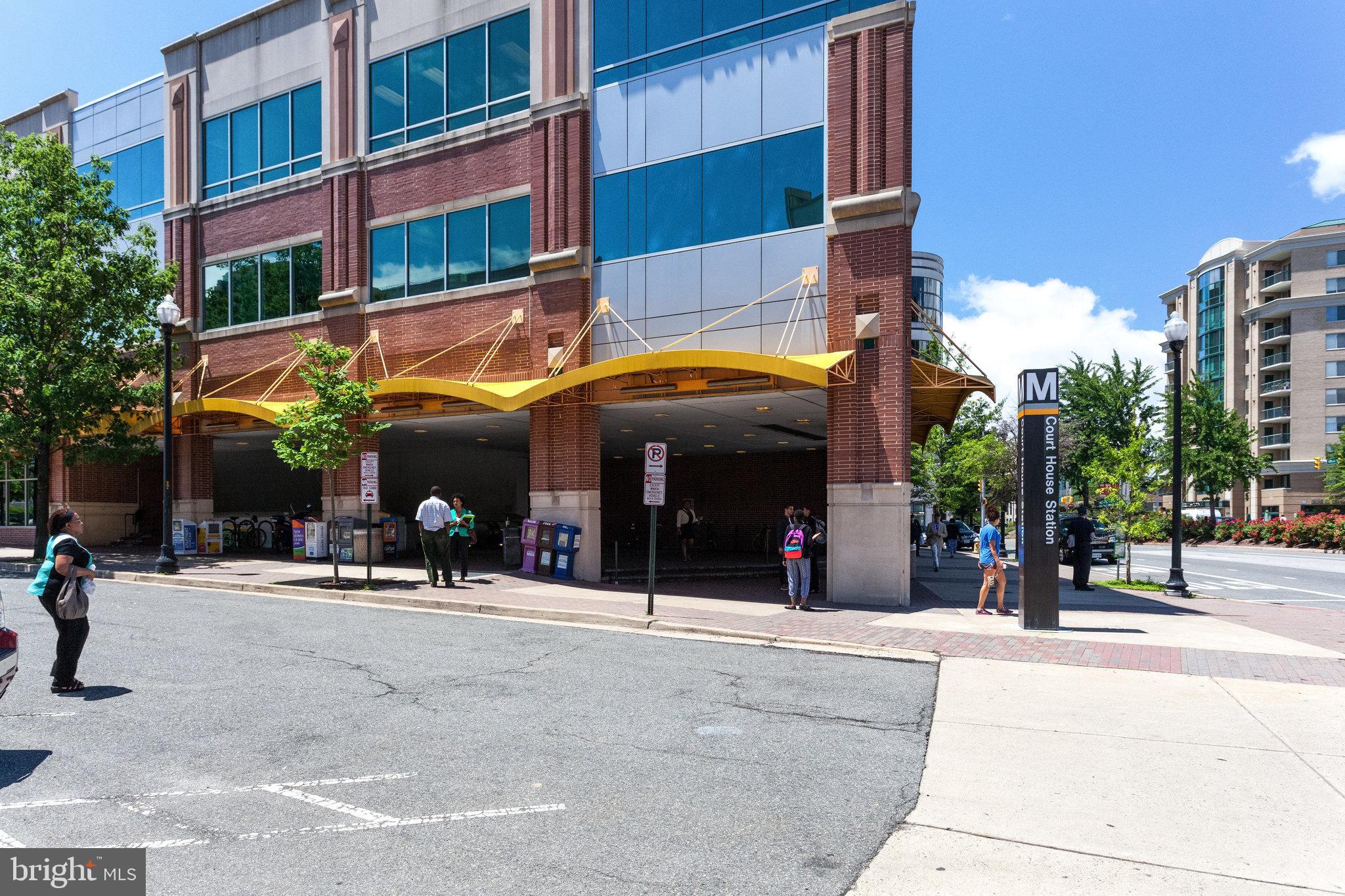 COLONIAL VILLAGE - Residential Lease