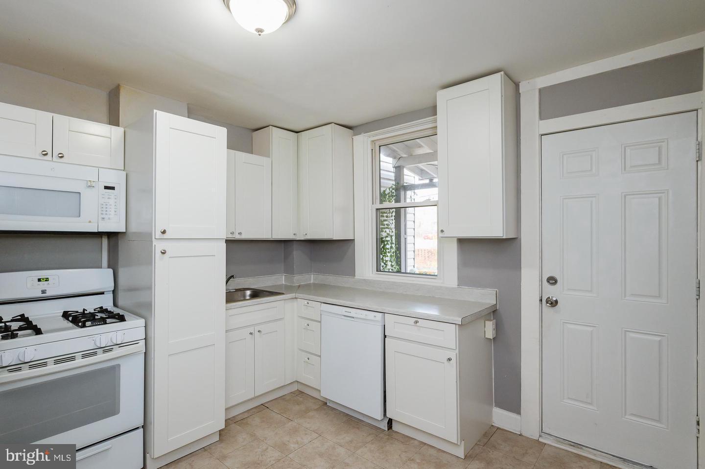 HAMPDEN HISTORIC DISTRICT - Residential Lease