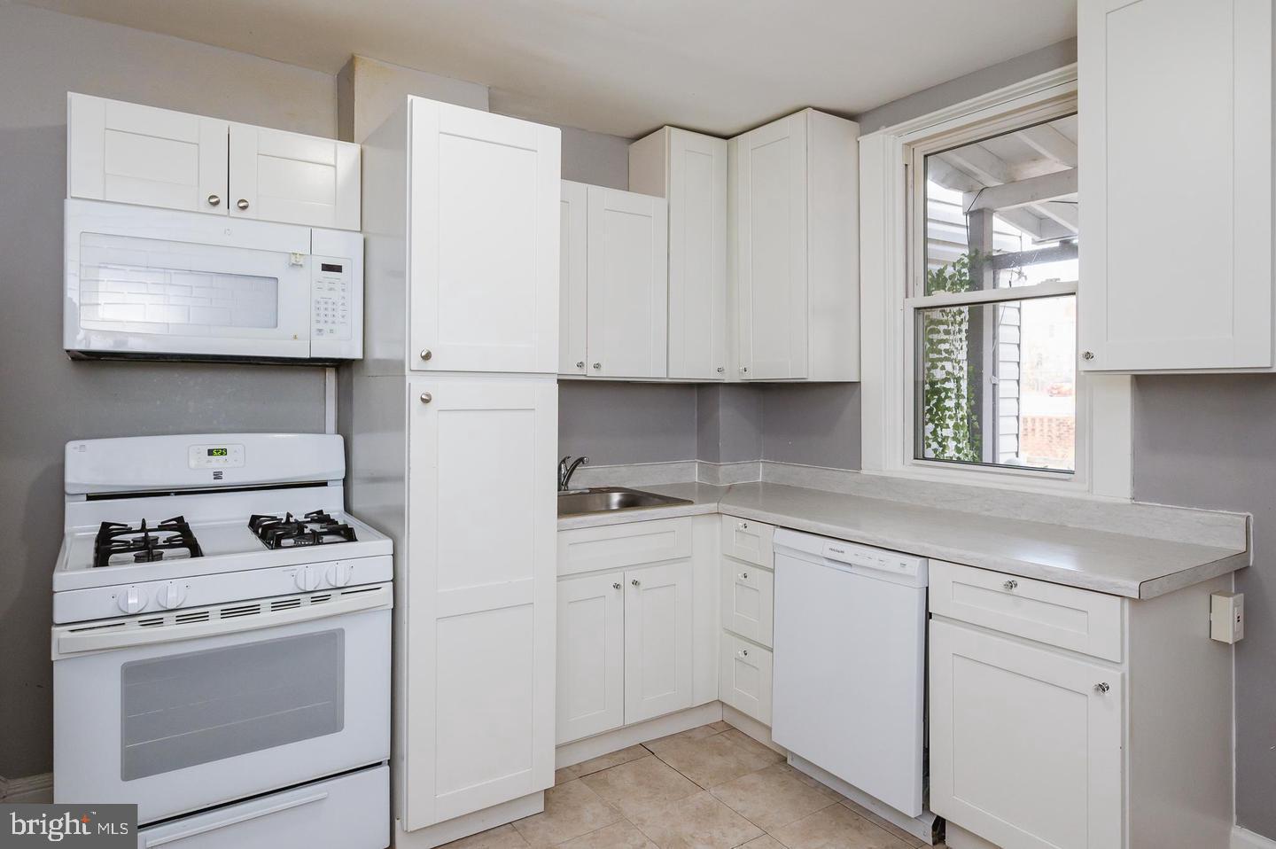 HAMPDEN HISTORIC DISTRICT - Residential Lease