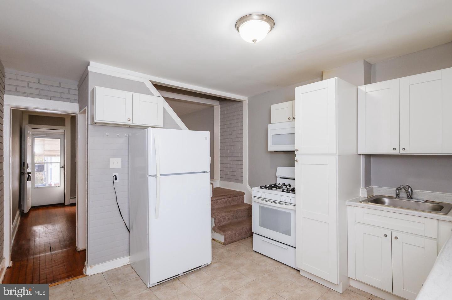 HAMPDEN HISTORIC DISTRICT - Residential Lease