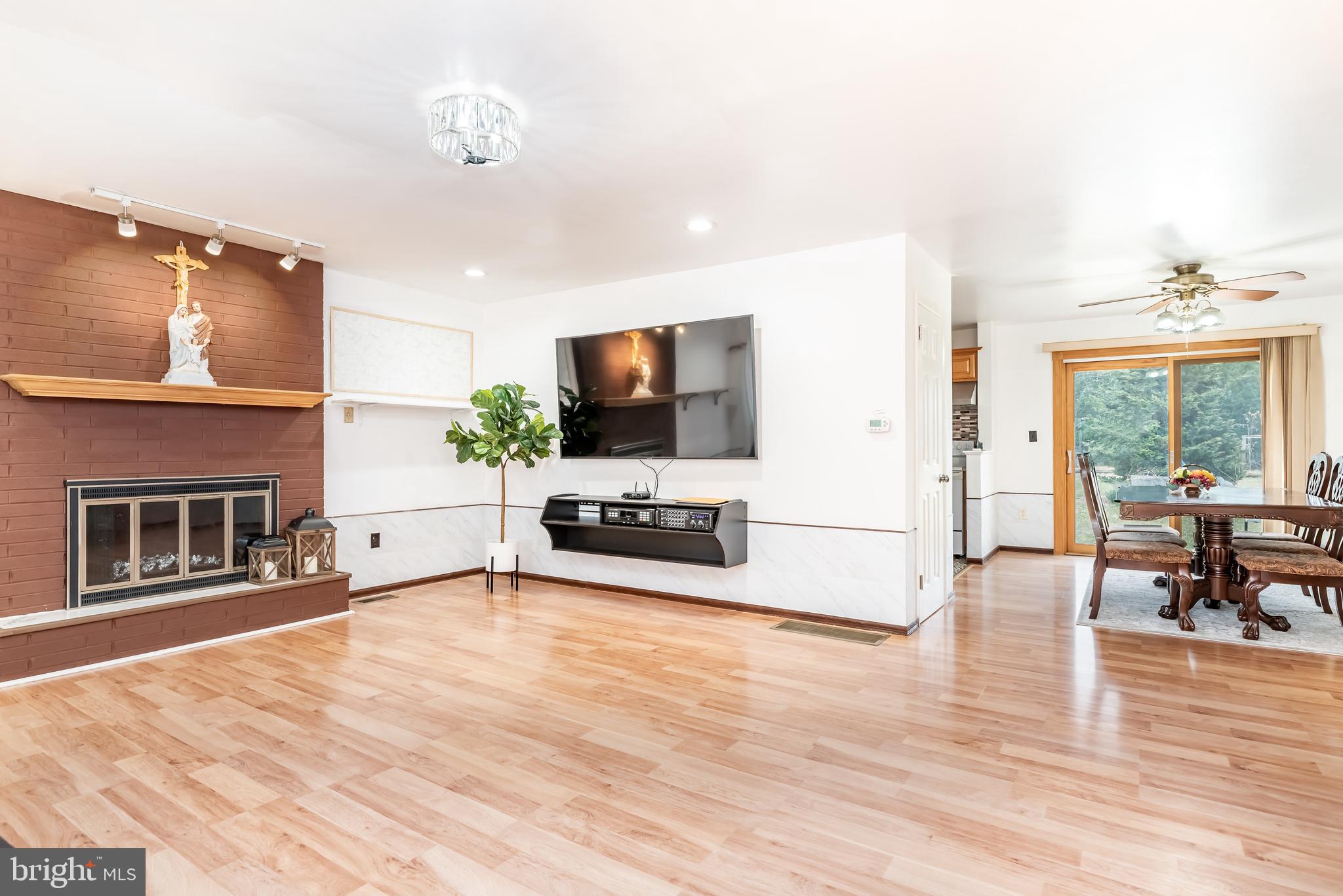 ORCHARD CREST - Residential