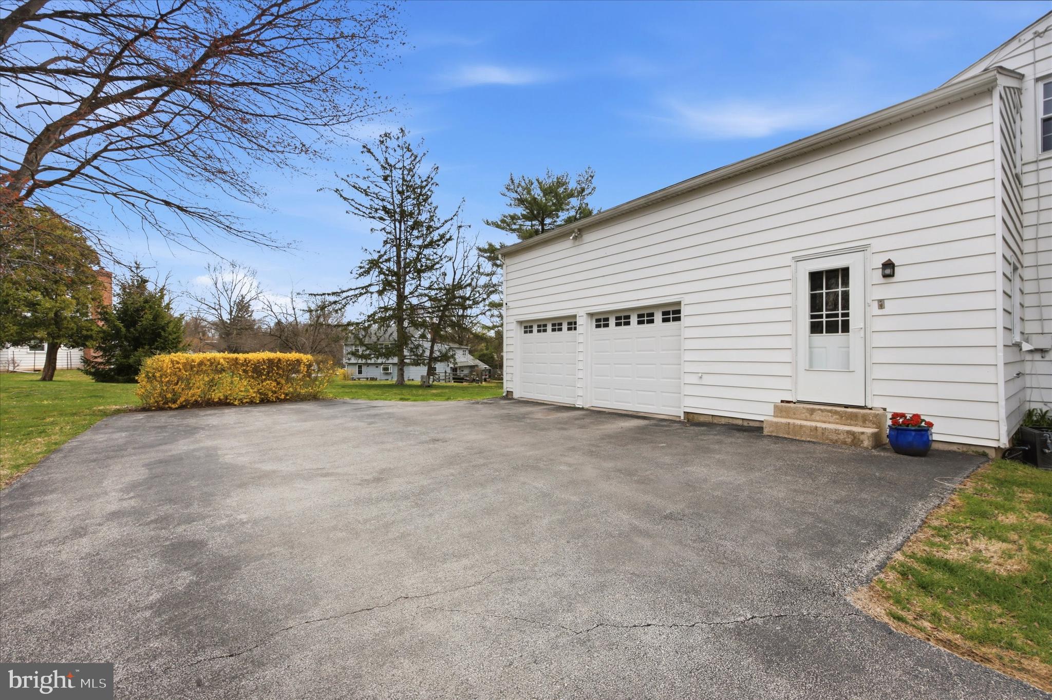 DEVON DOWNS - Residential