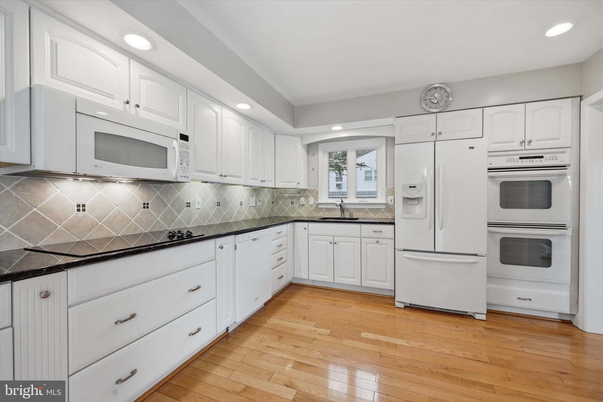 DEVON DOWNS - Residential