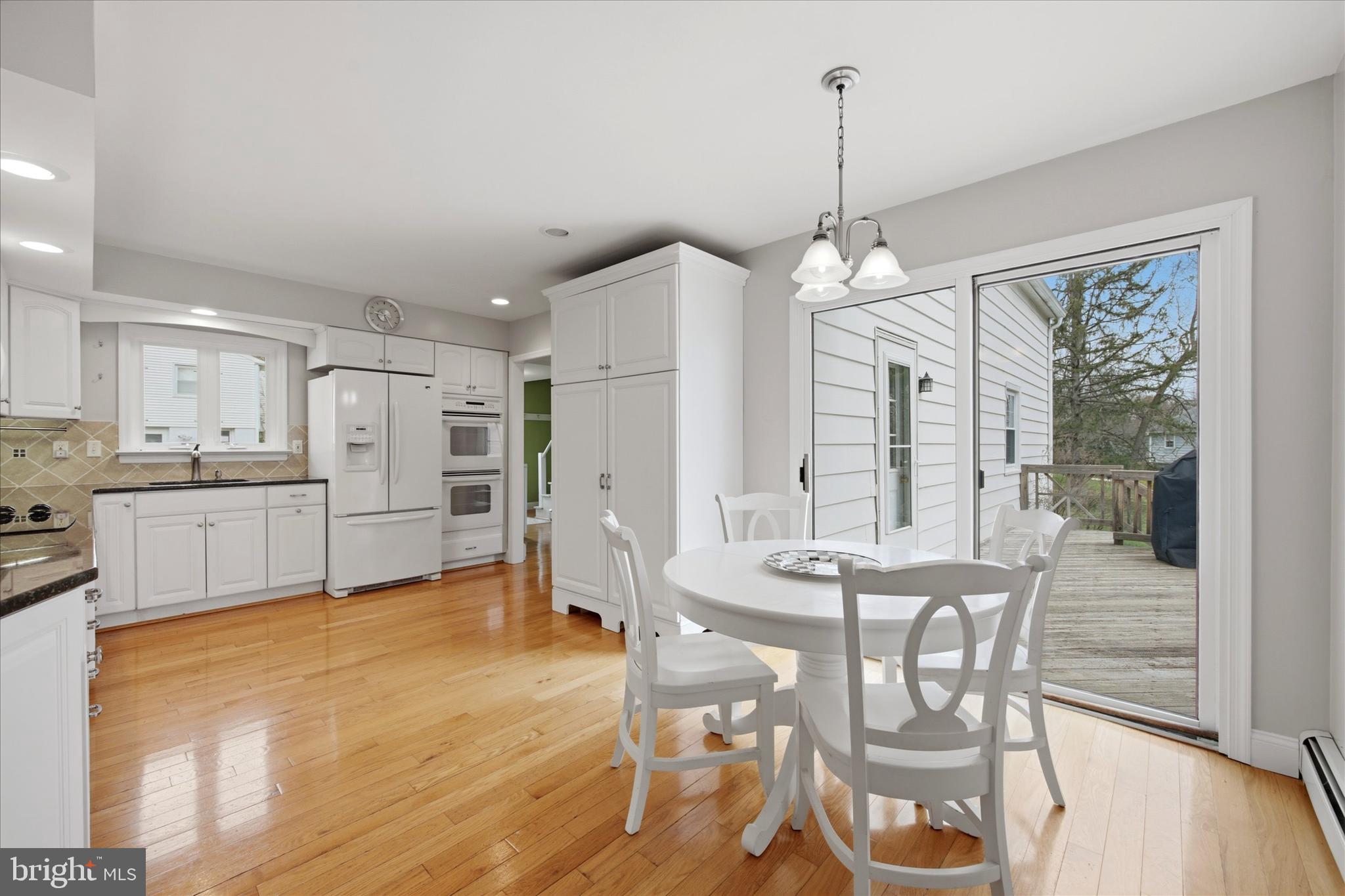 DEVON DOWNS - Residential