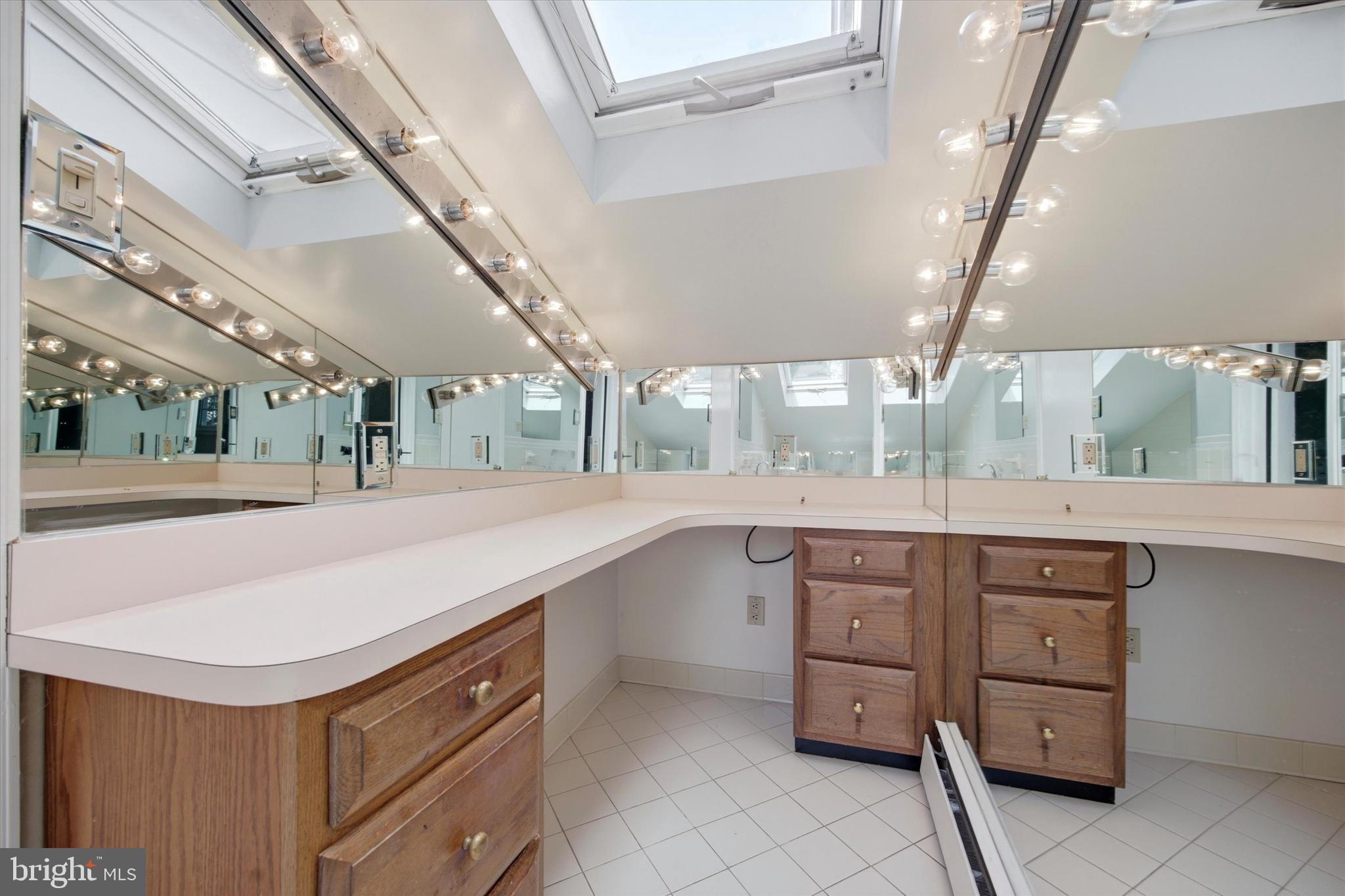 DEVON DOWNS - Residential