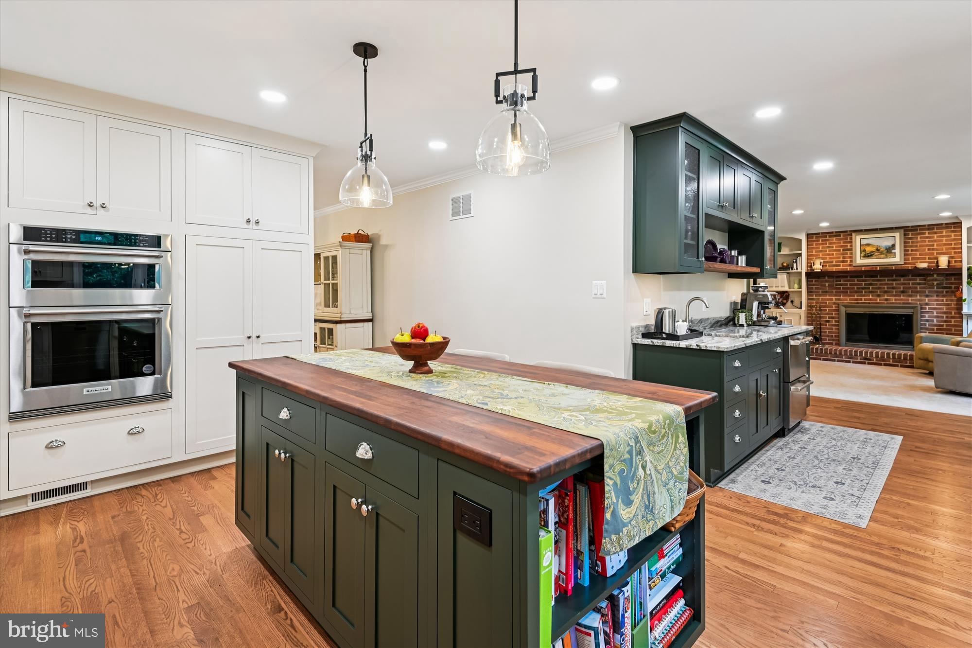 2034 HUNTWOOD DRIVE