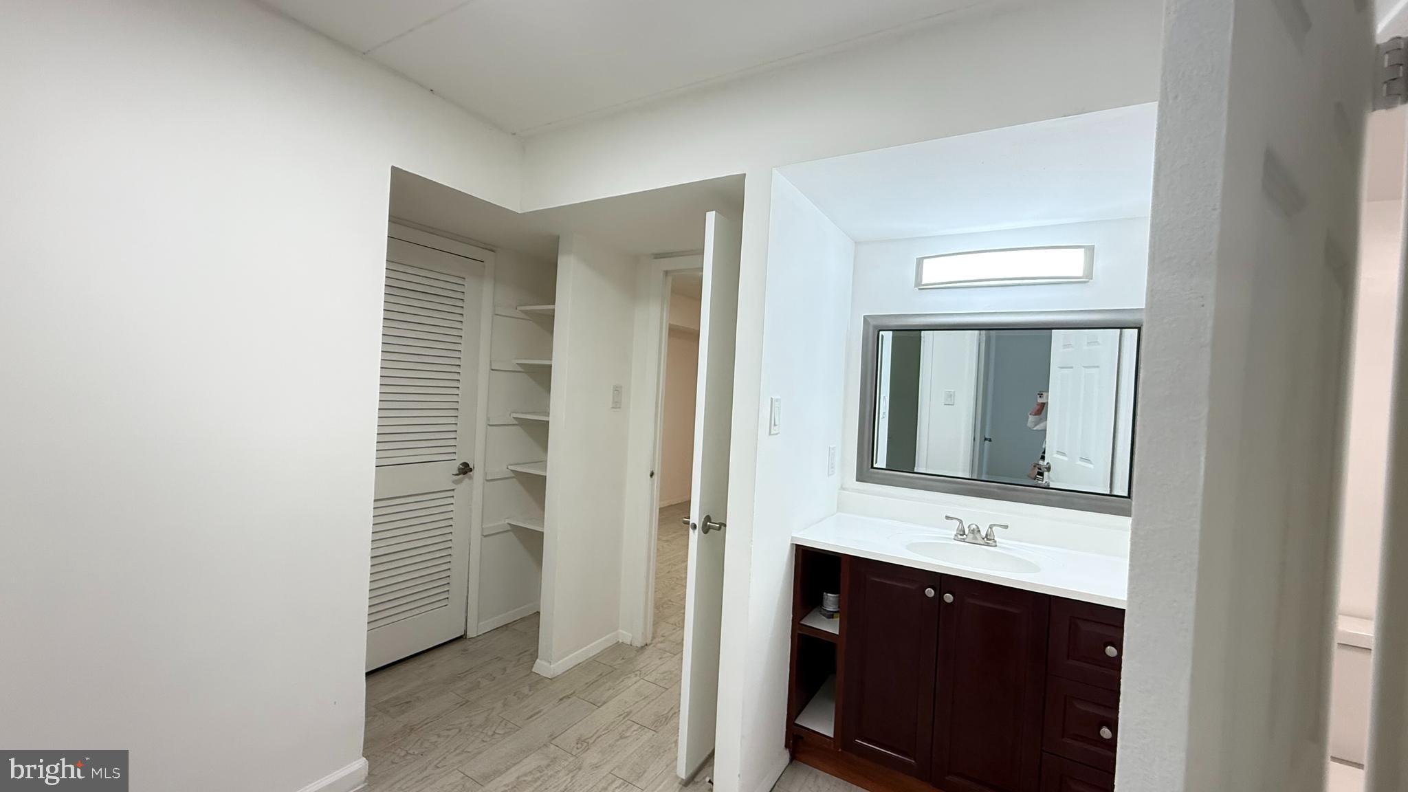 COUNTRY CLUB GREEN - Residential