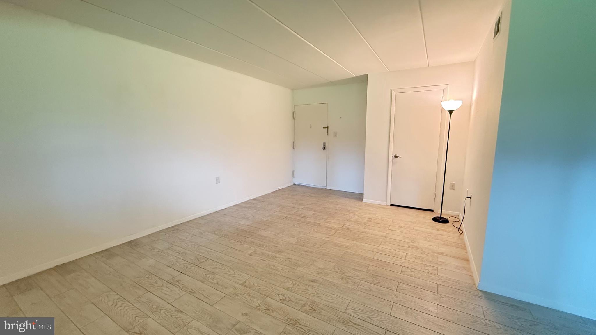 125 CLUBHOUSE DRIVE H SW 1