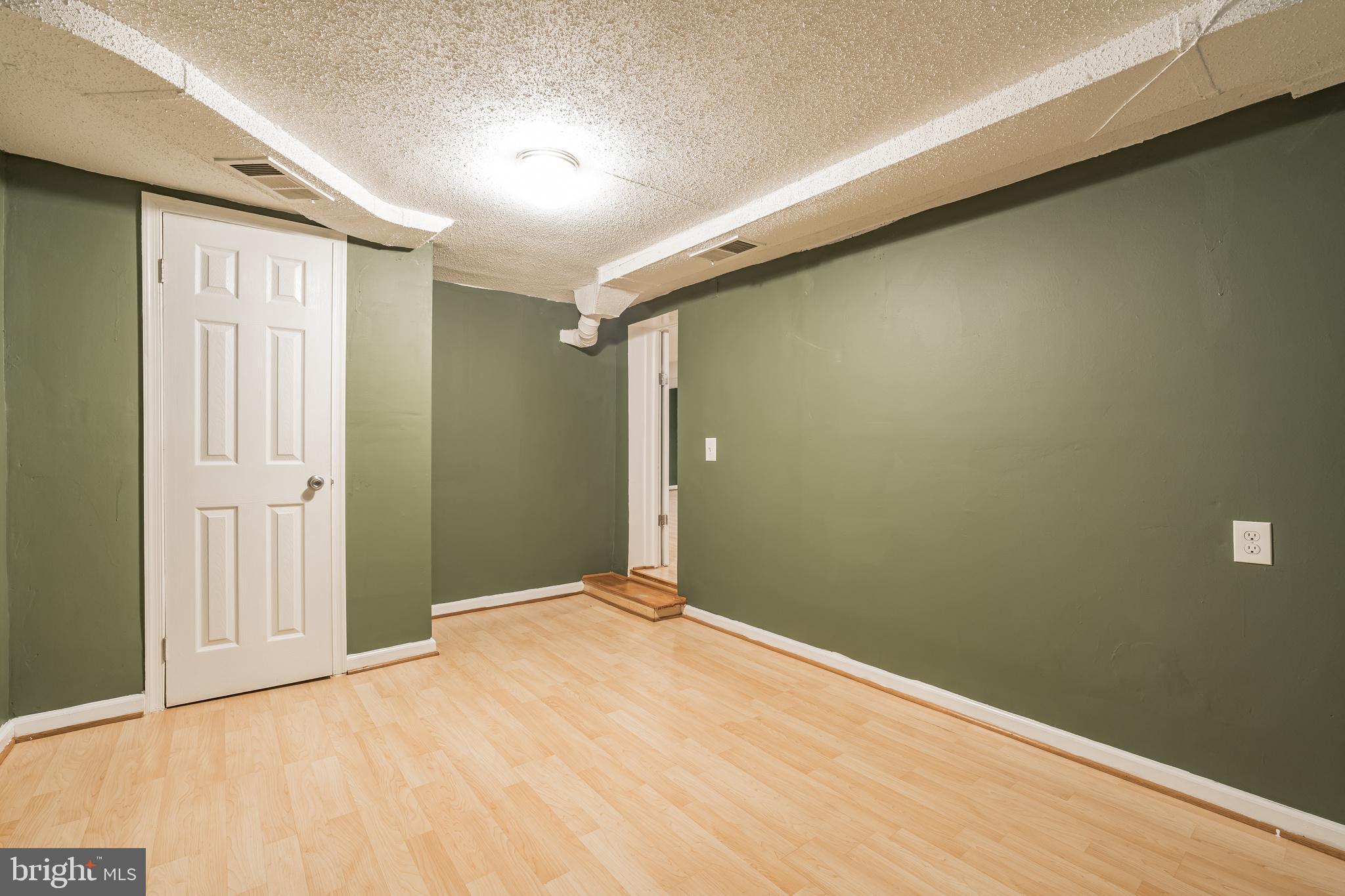 ARLINGTON VILLAGE - Residential Lease