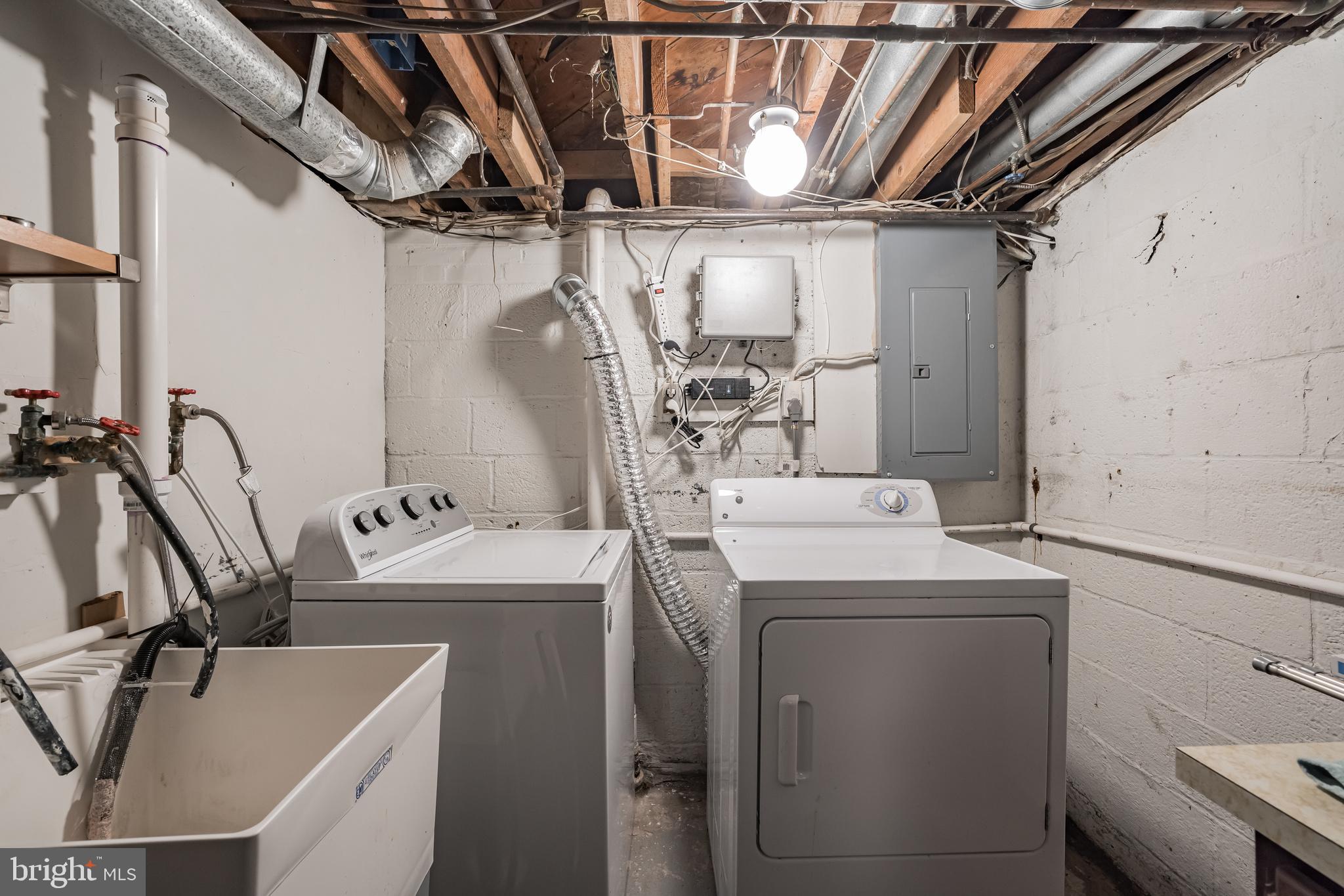 ARLINGTON VILLAGE - Residential Lease