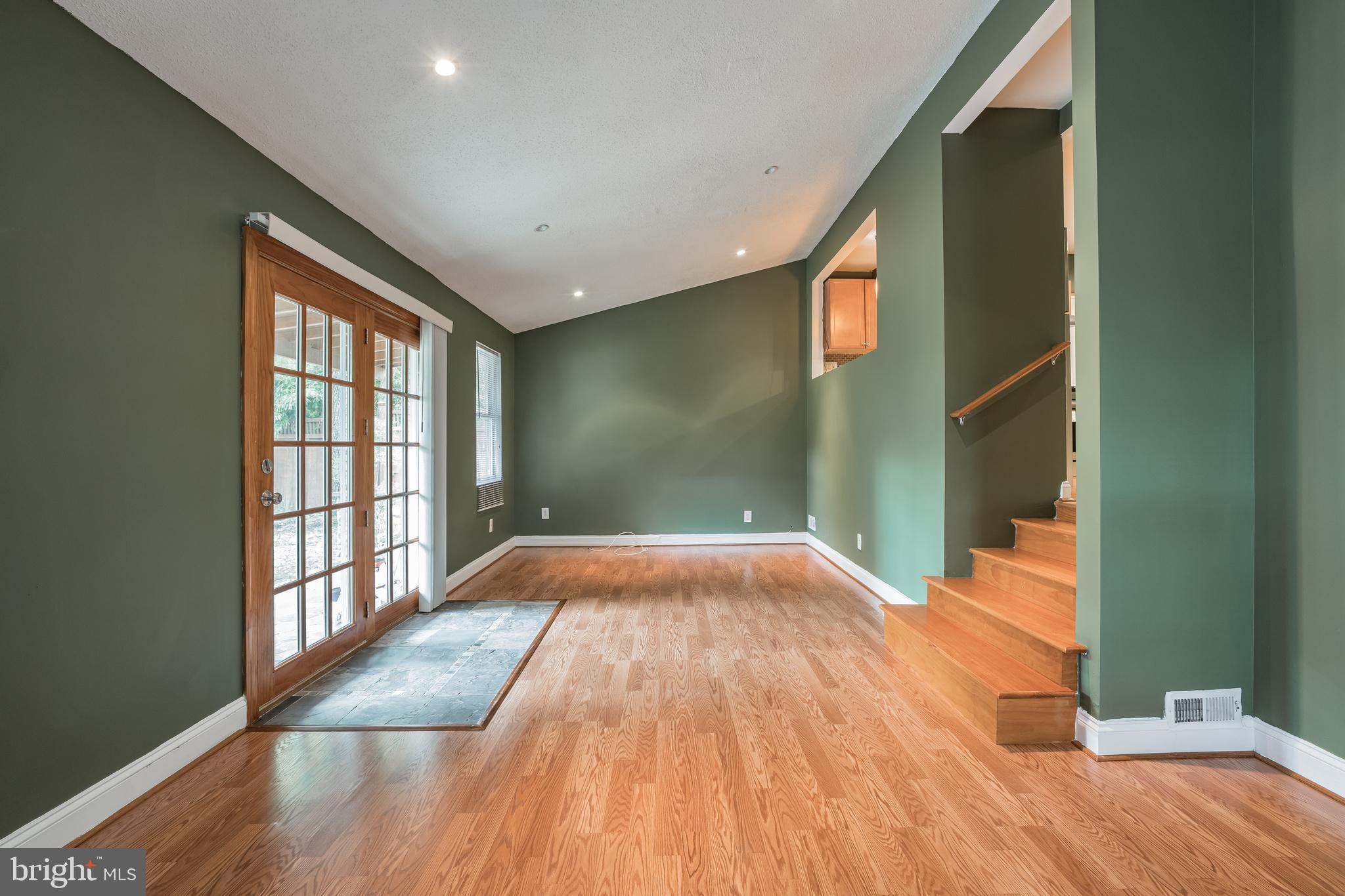 ARLINGTON VILLAGE - Residential Lease