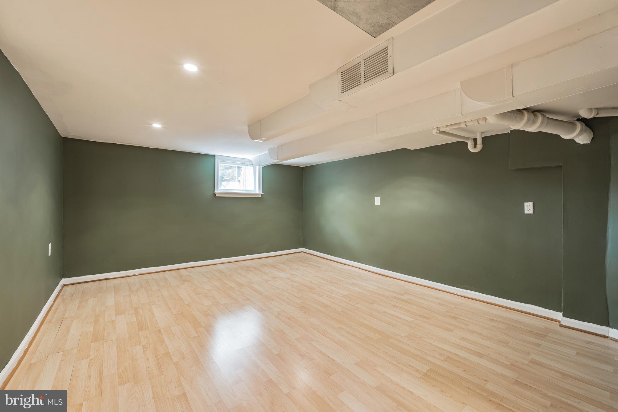 ARLINGTON VILLAGE - Residential Lease