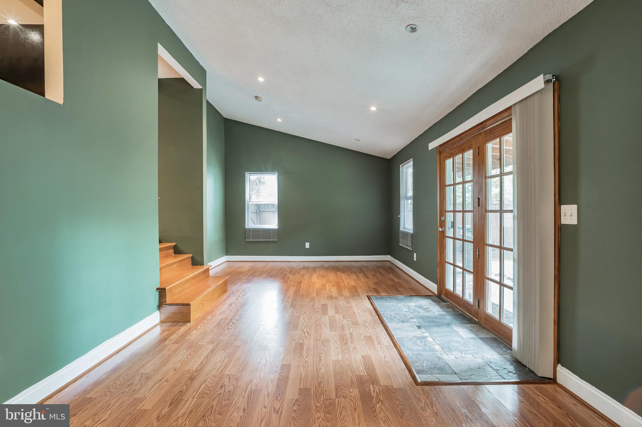 ARLINGTON VILLAGE - Residential Lease