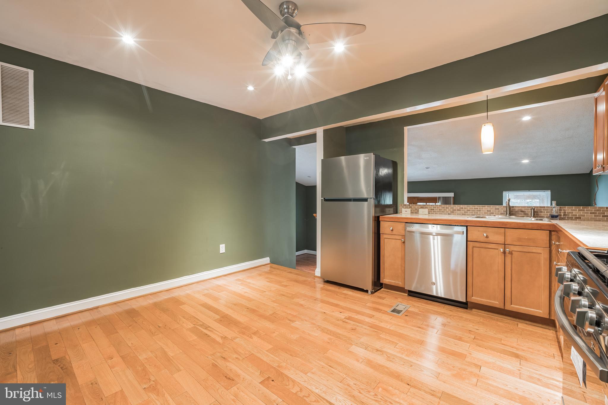 ARLINGTON VILLAGE - Residential Lease