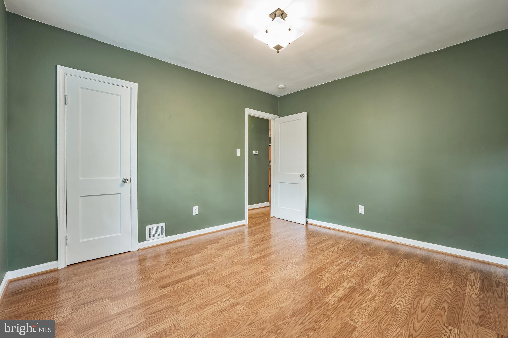 ARLINGTON VILLAGE - Residential Lease