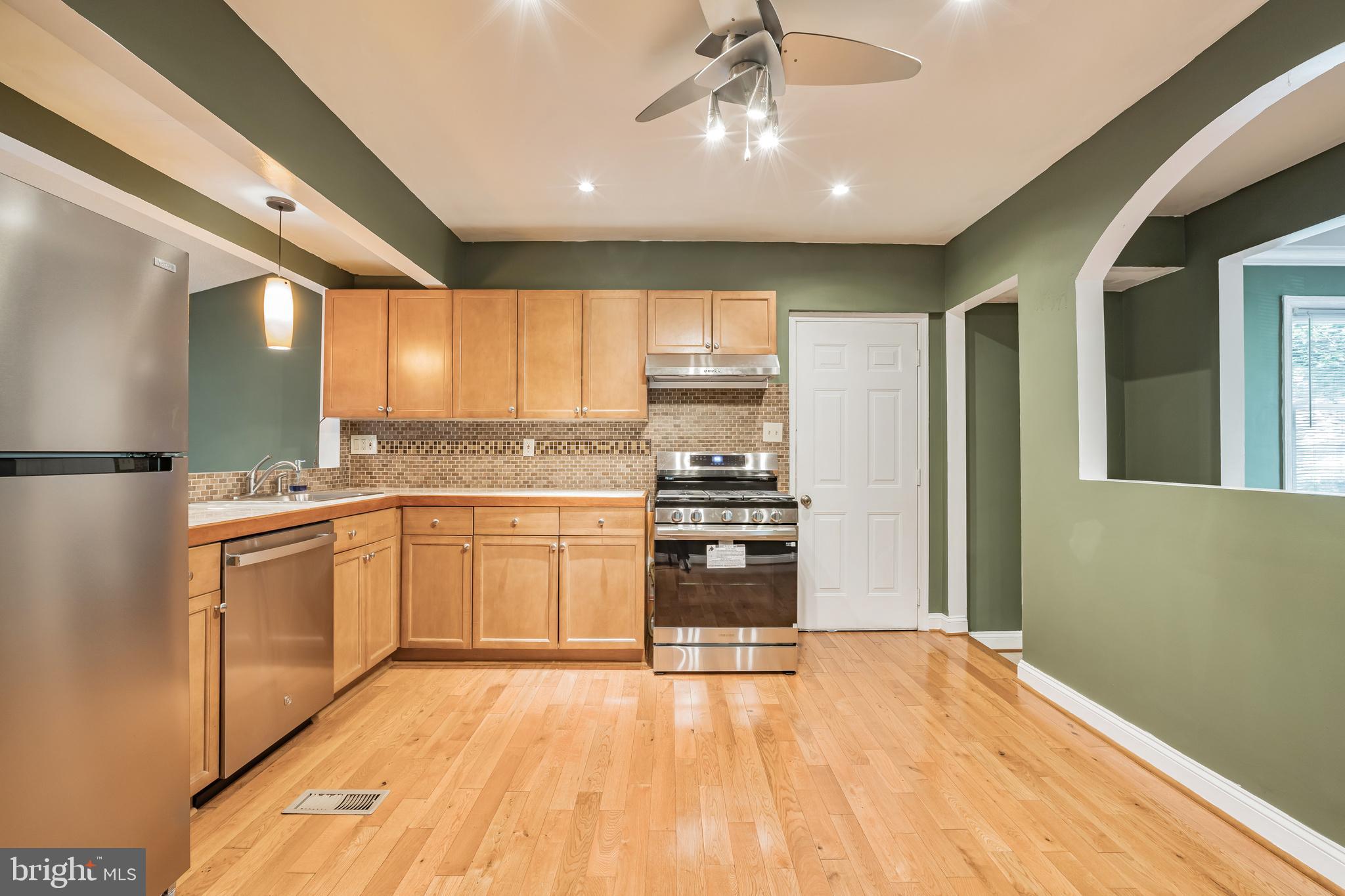 ARLINGTON VILLAGE - Residential Lease