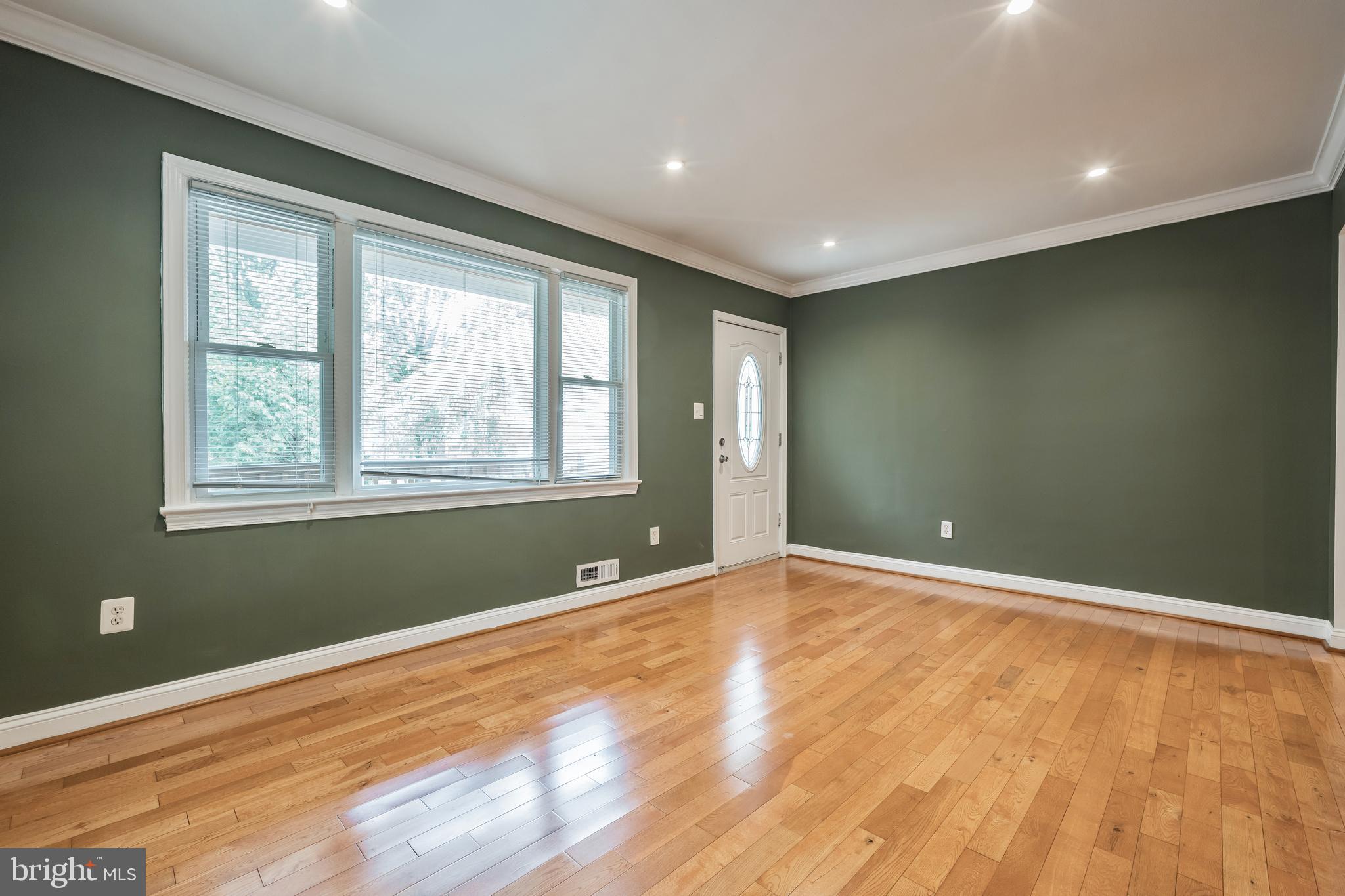 ARLINGTON VILLAGE - Residential Lease