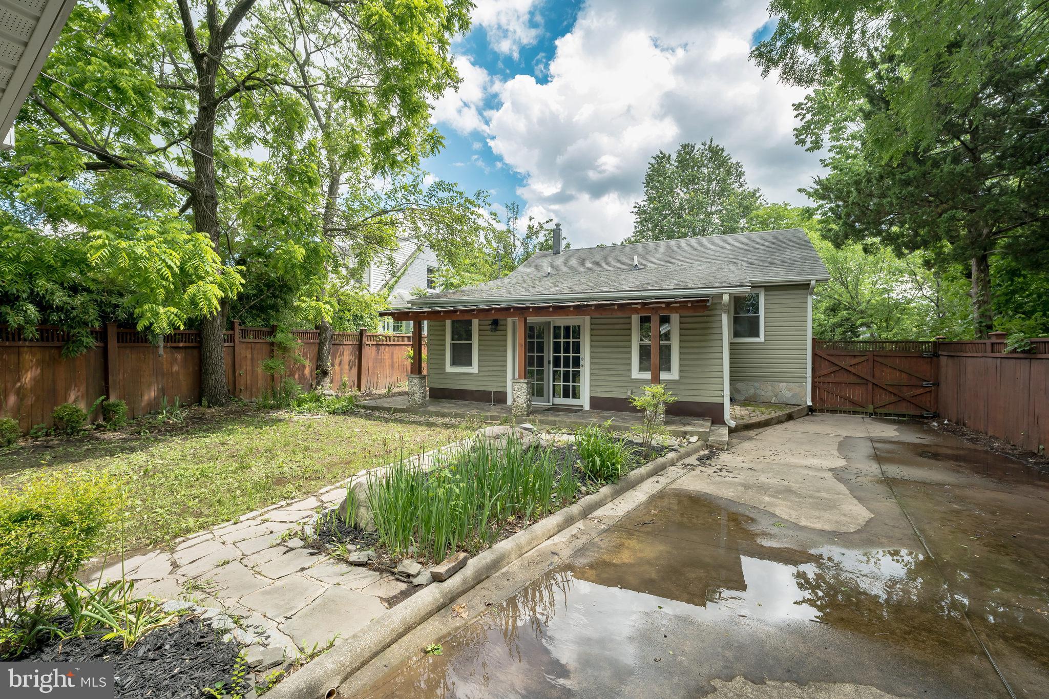 ARLINGTON VILLAGE - Residential Lease