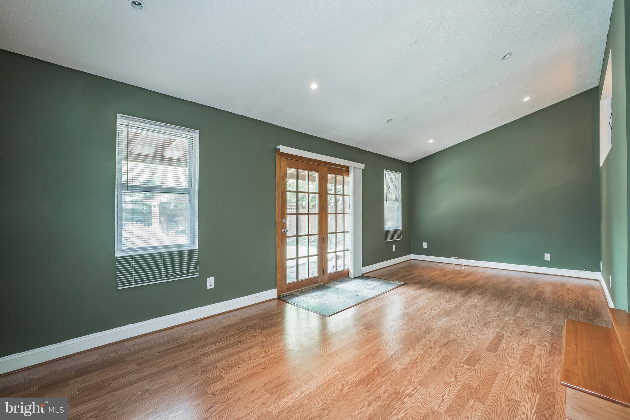 ARLINGTON VILLAGE - Residential Lease