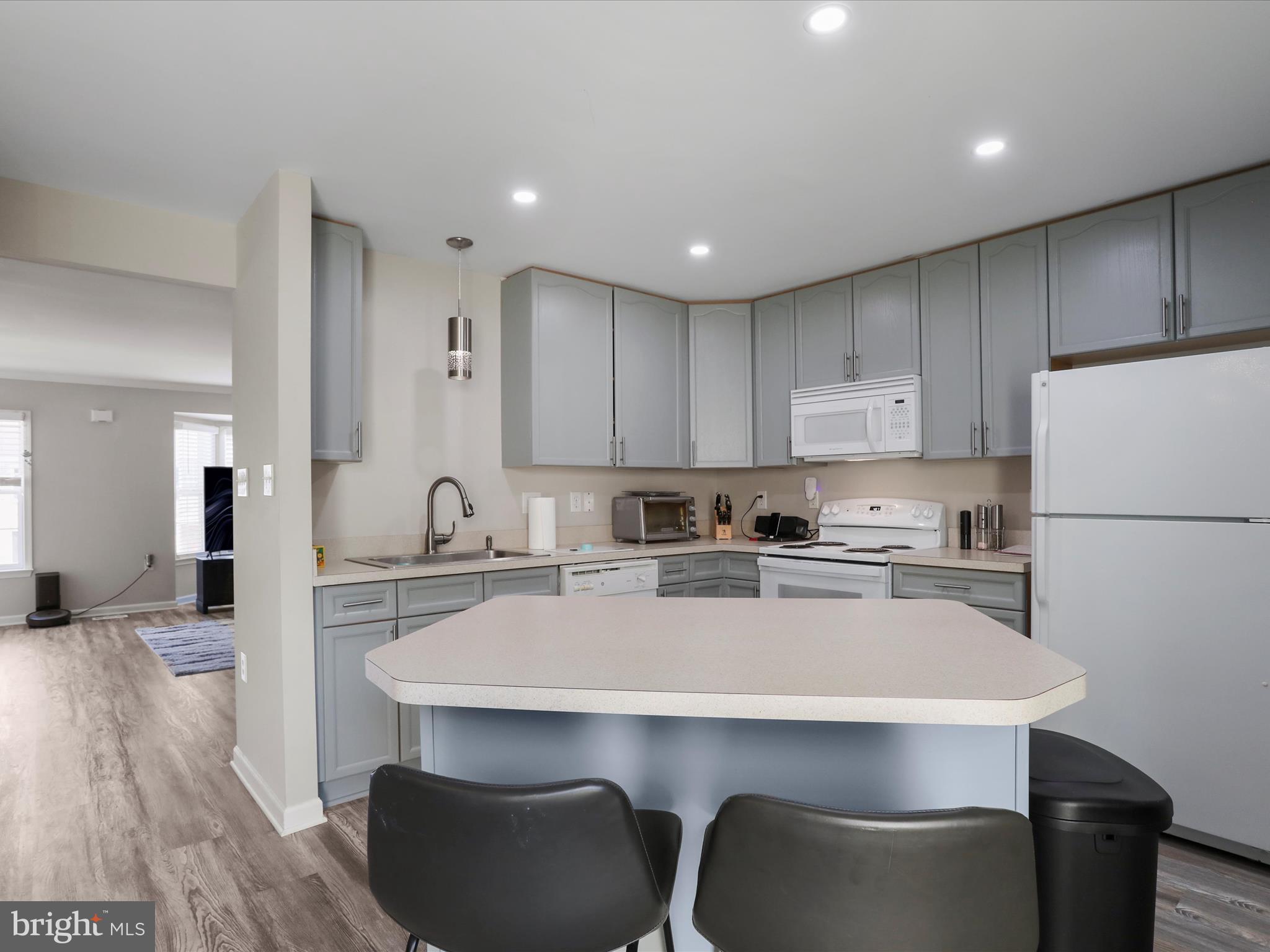 COUNTY GREEN - Residential