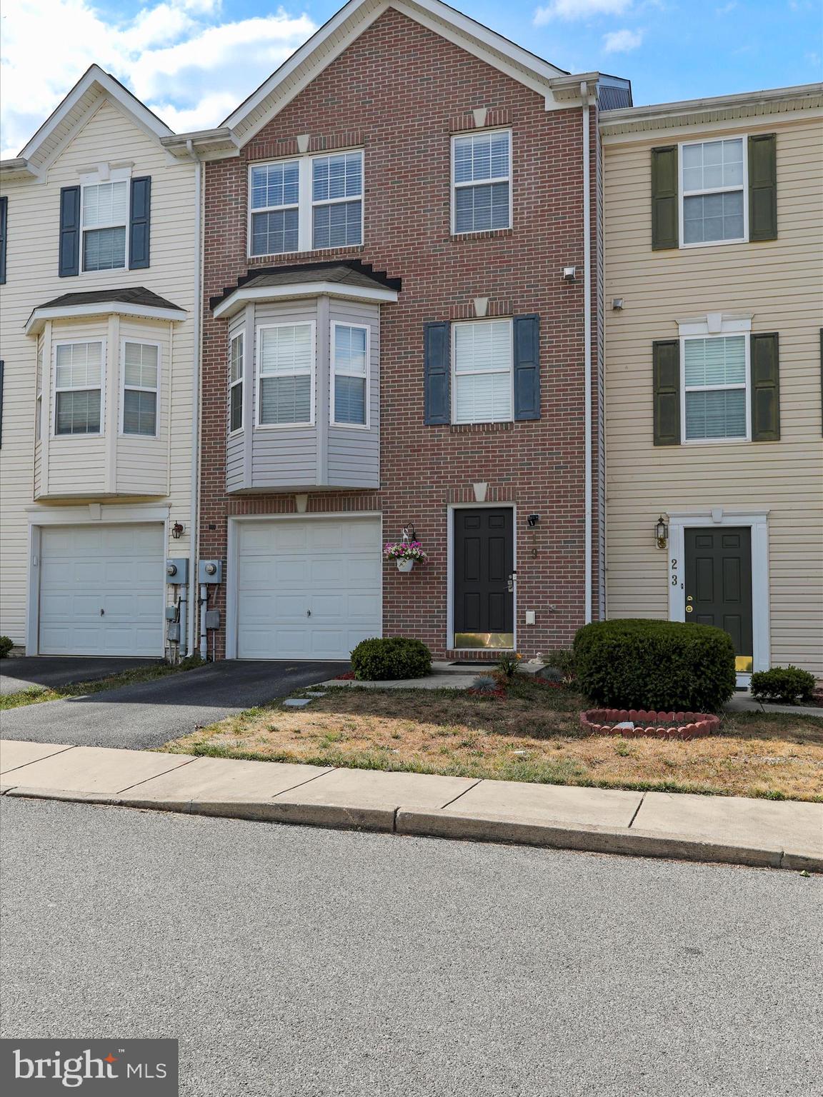 COUNTY GREEN - Residential