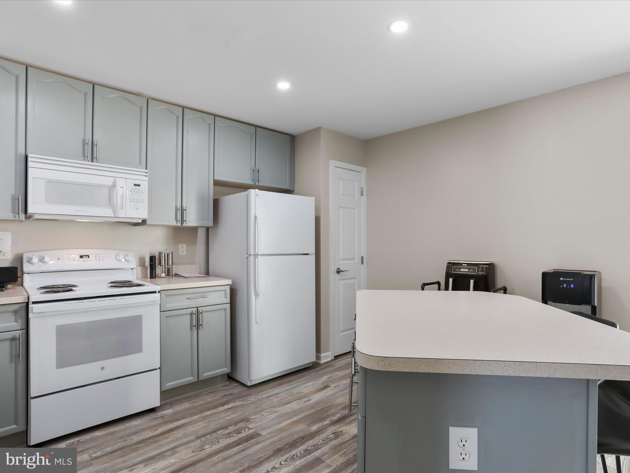 COUNTY GREEN - Residential