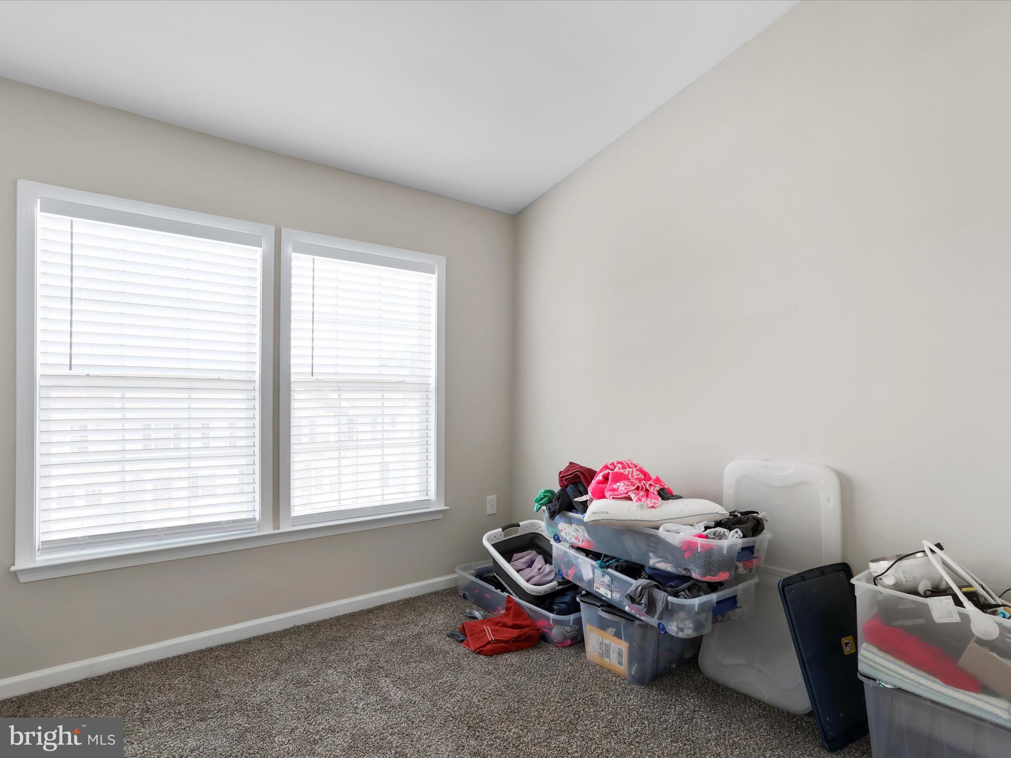 COUNTY GREEN - Residential