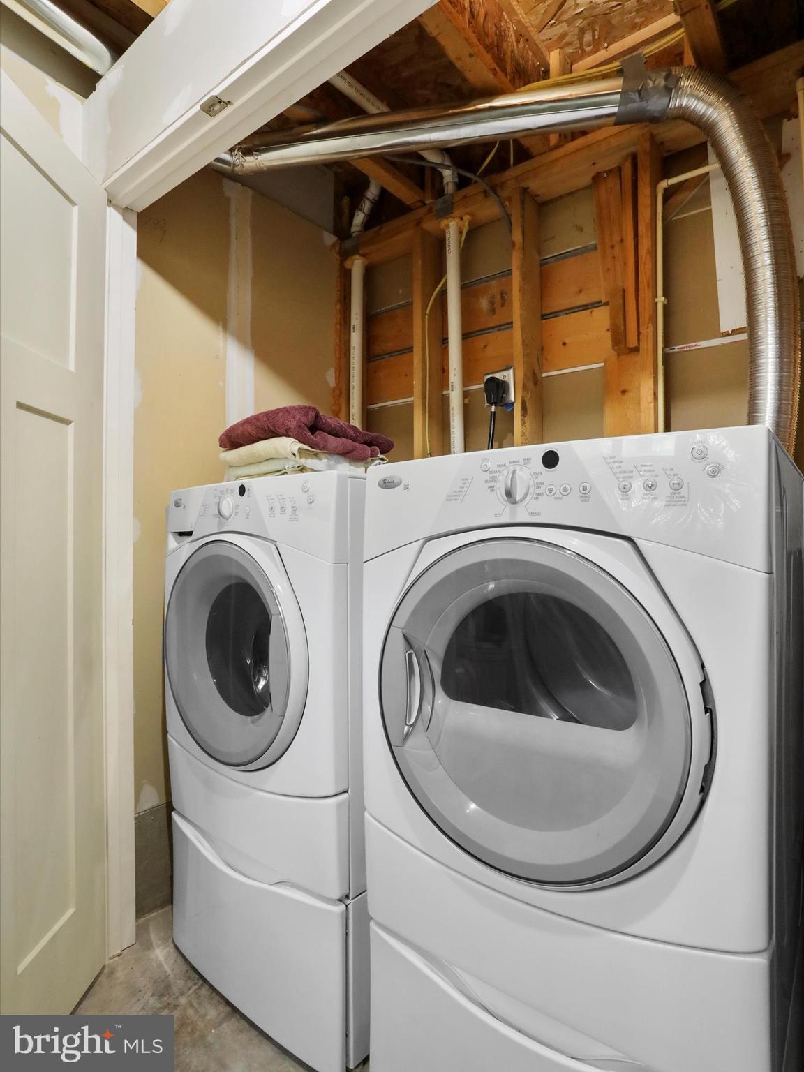 COUNTY GREEN - Residential