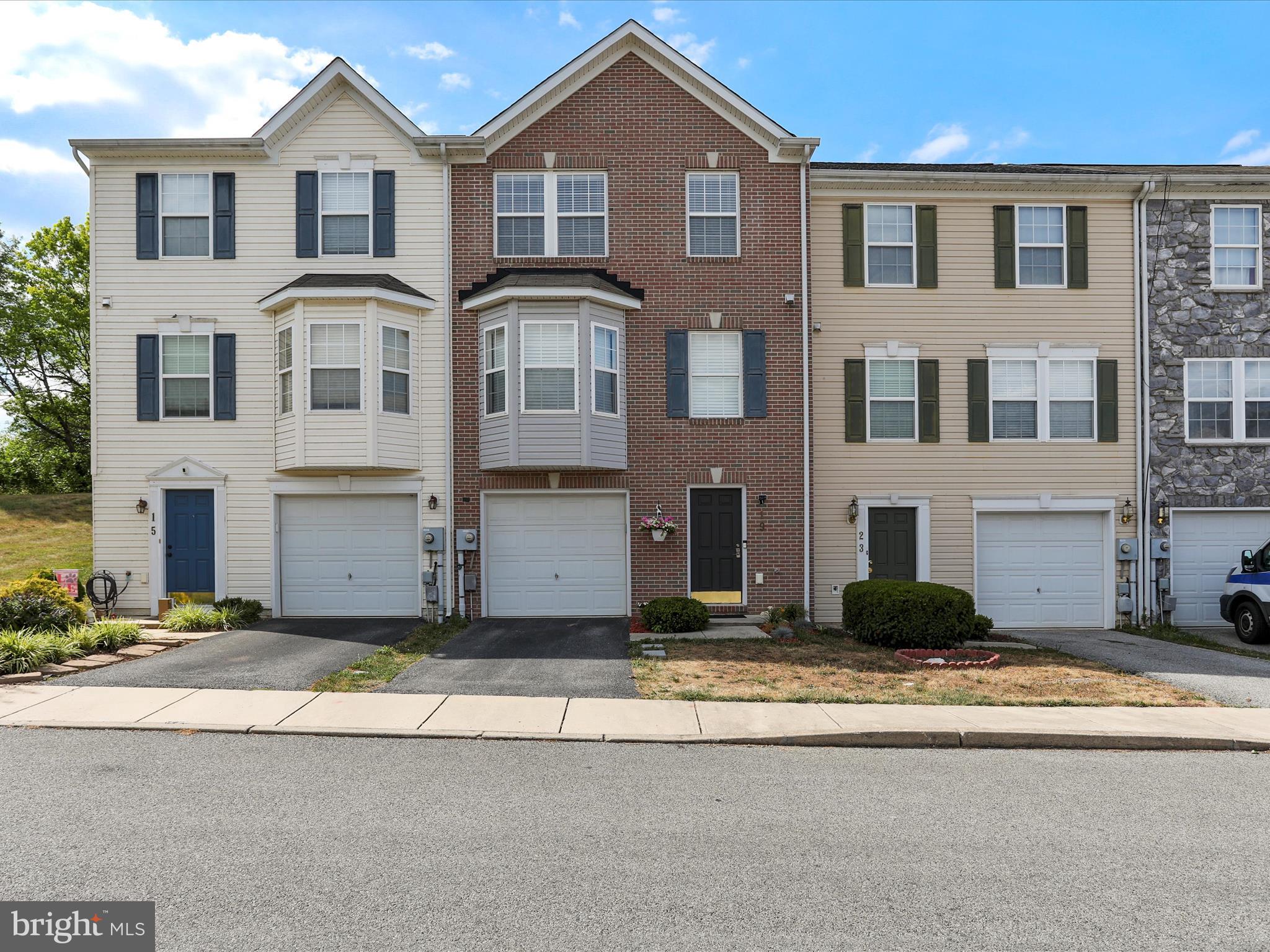 COUNTY GREEN - Residential