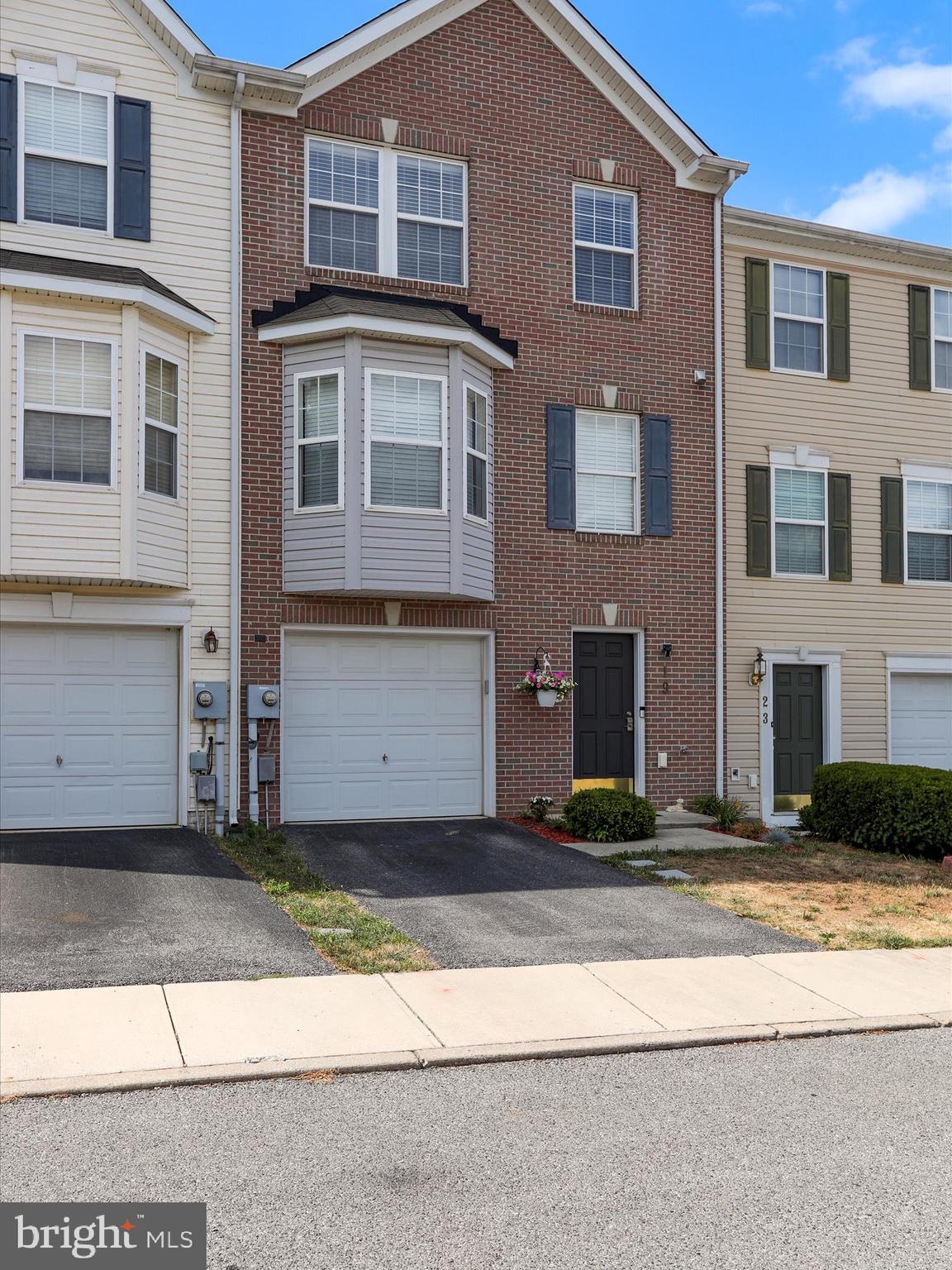 COUNTY GREEN - Residential