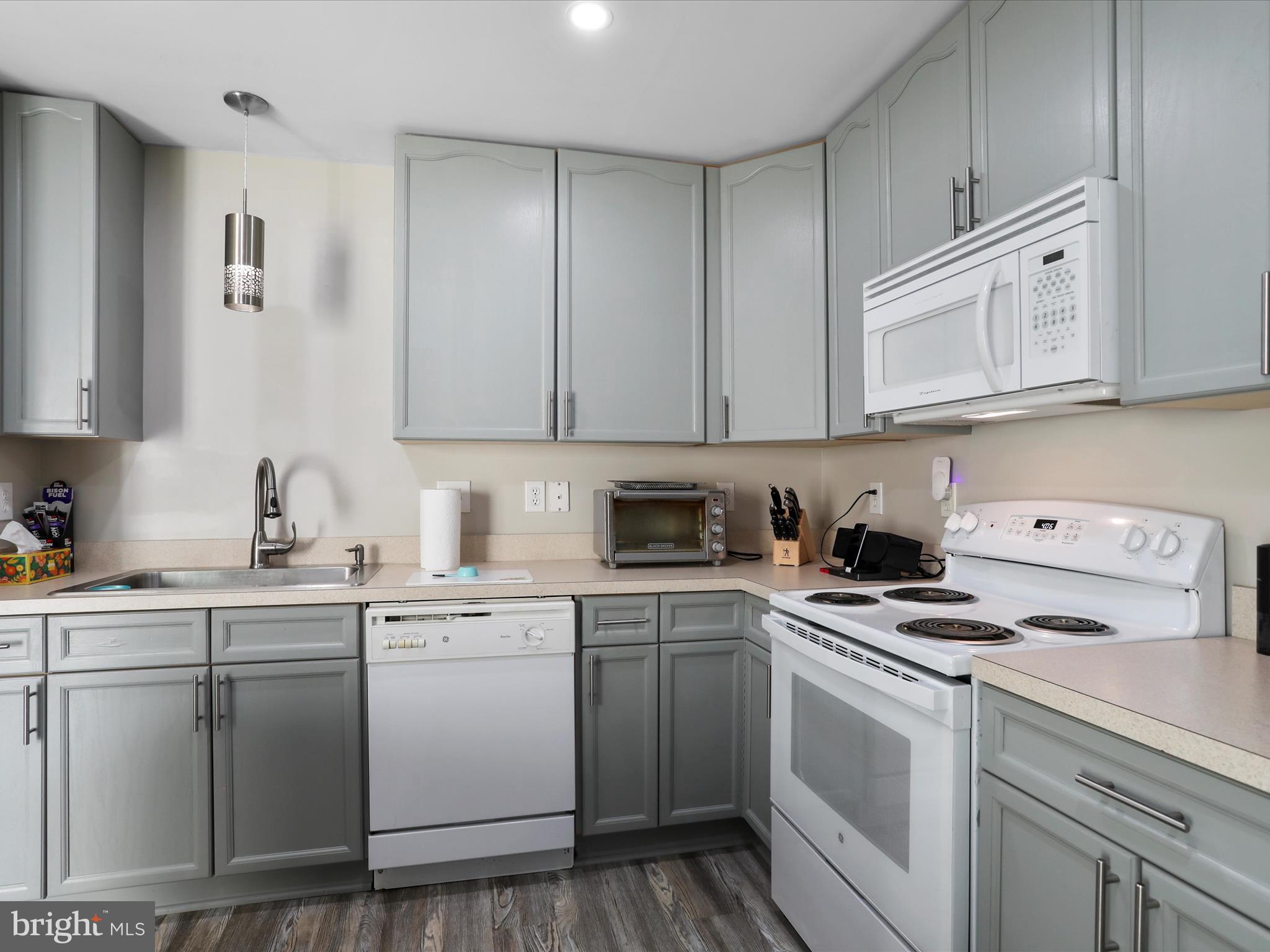 COUNTY GREEN - Residential