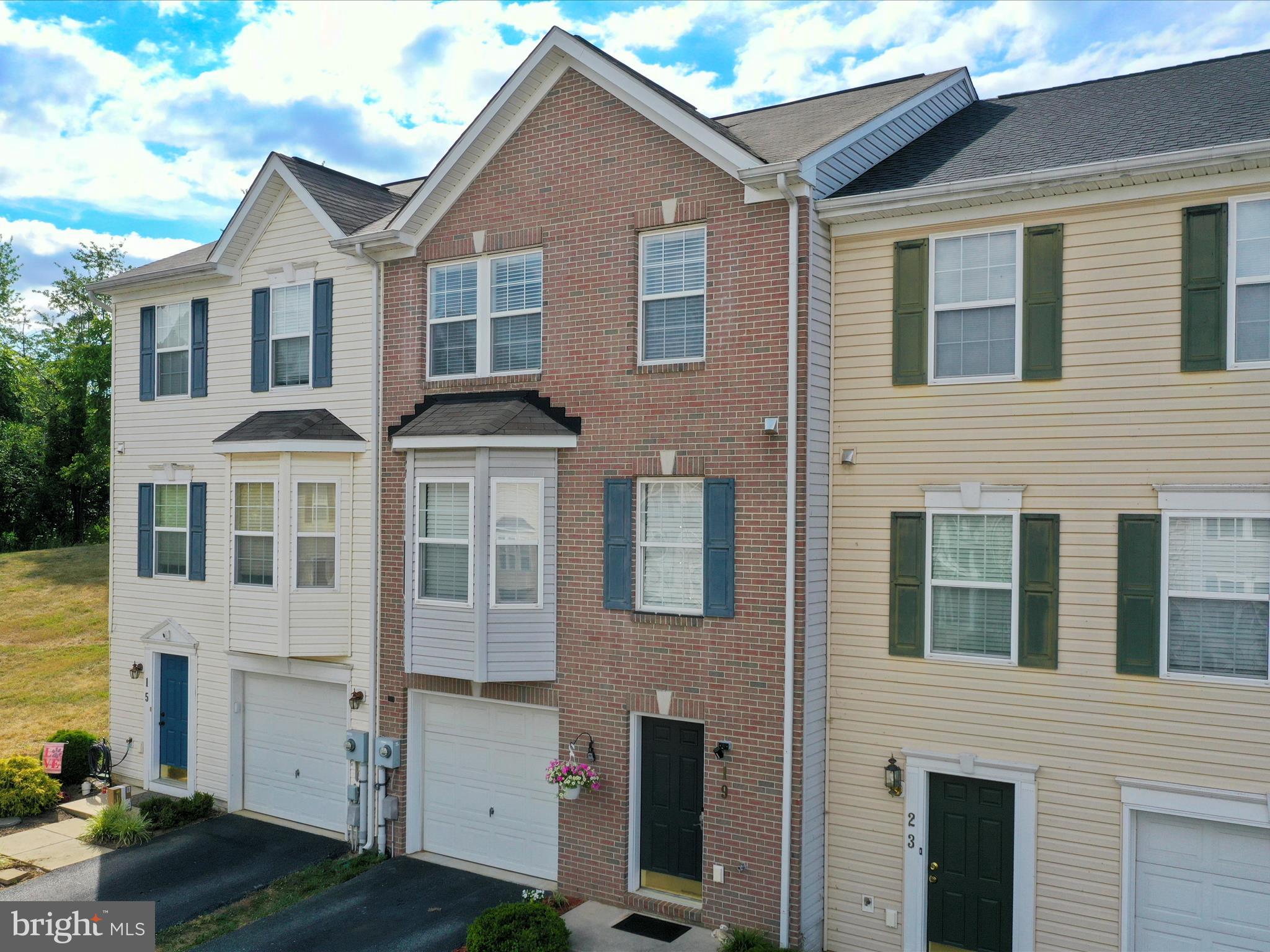 COUNTY GREEN - Residential