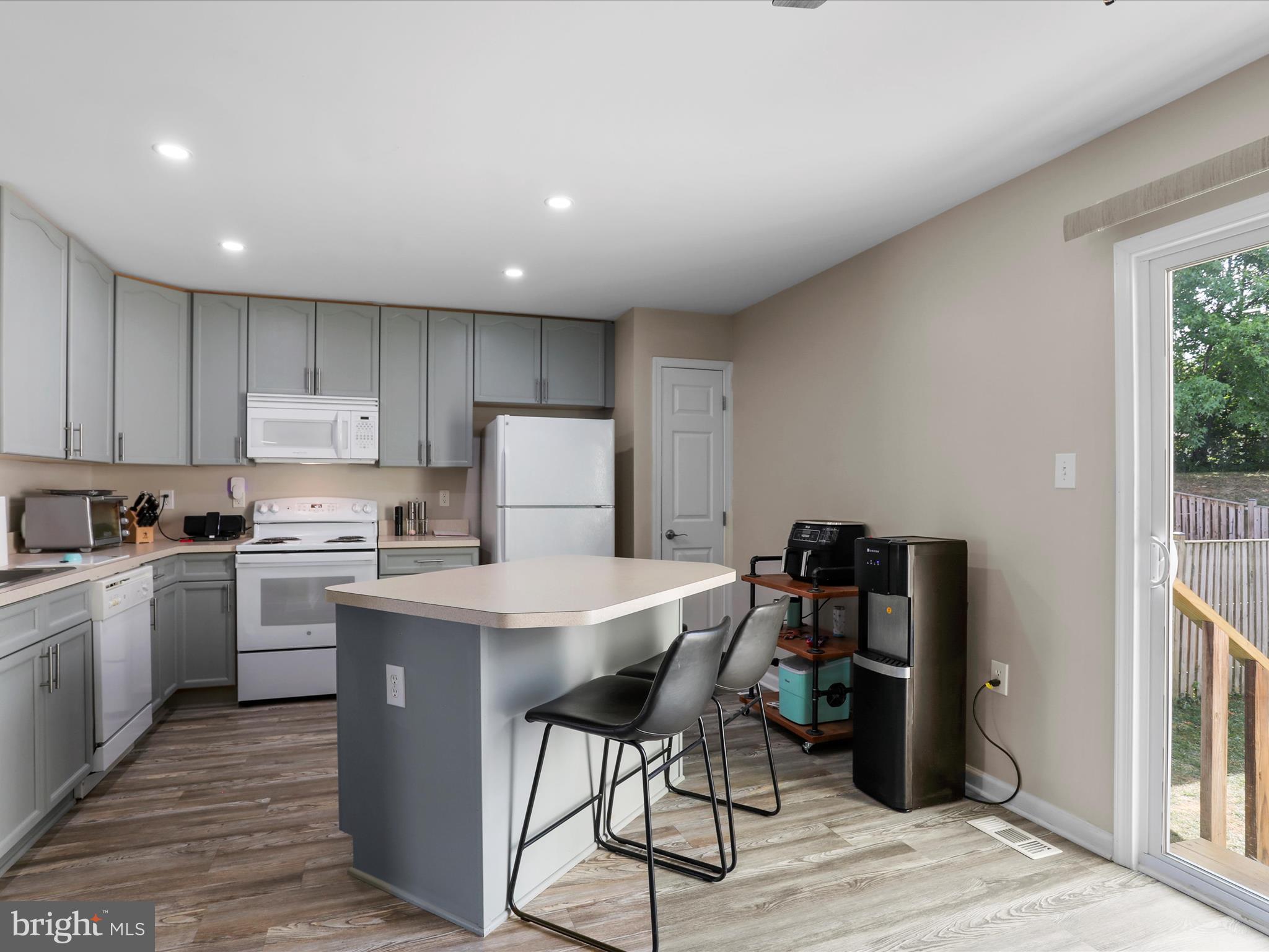 COUNTY GREEN - Residential