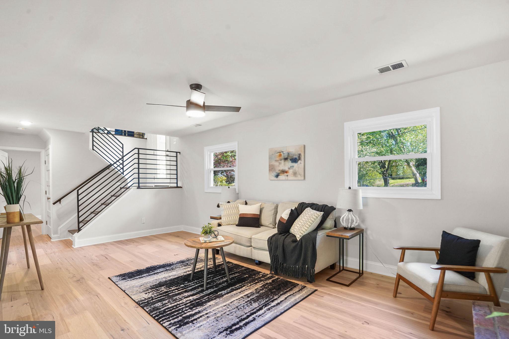 HOLLYWOOD PARK - Residential