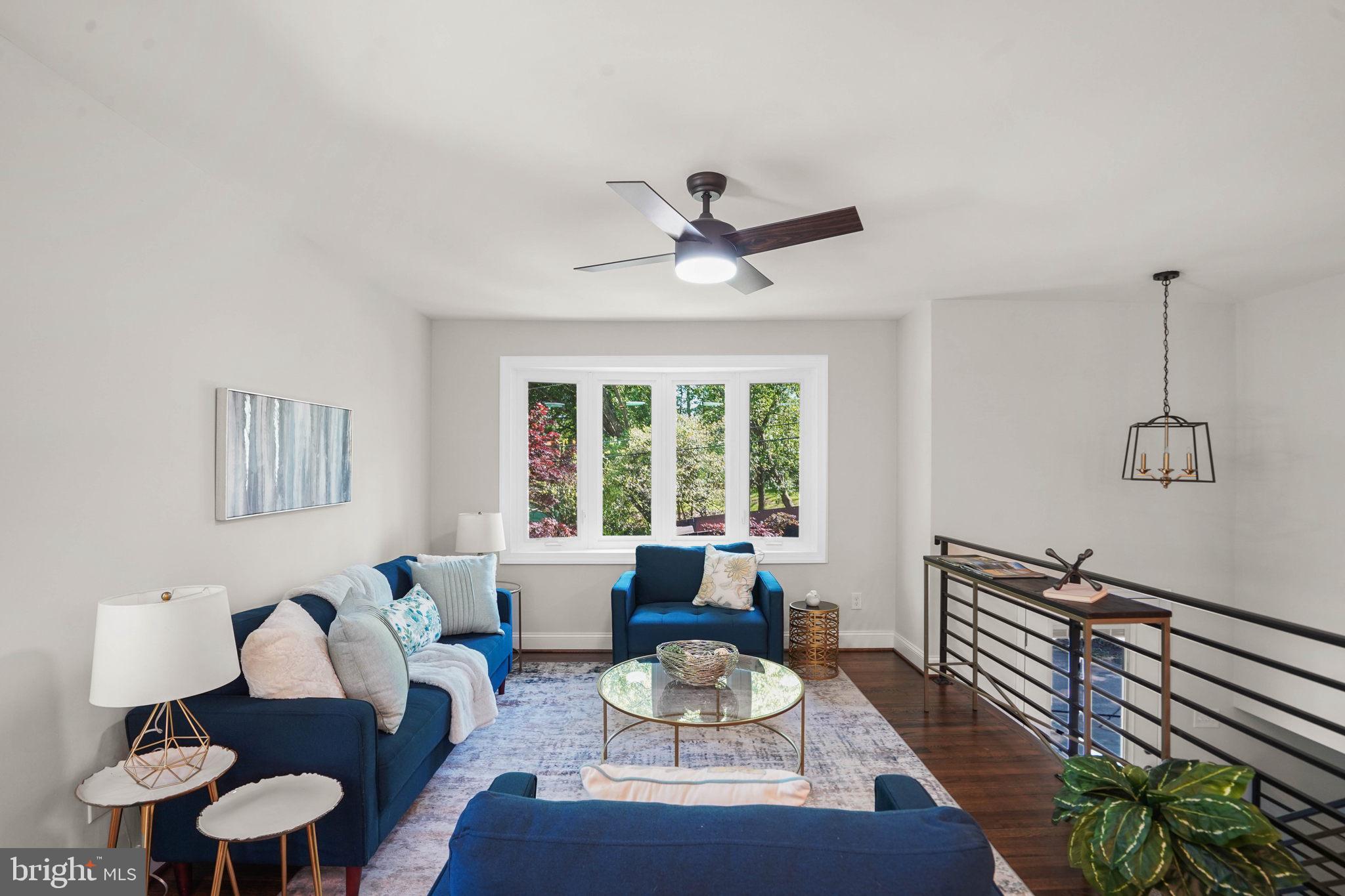 HOLLYWOOD PARK - Residential