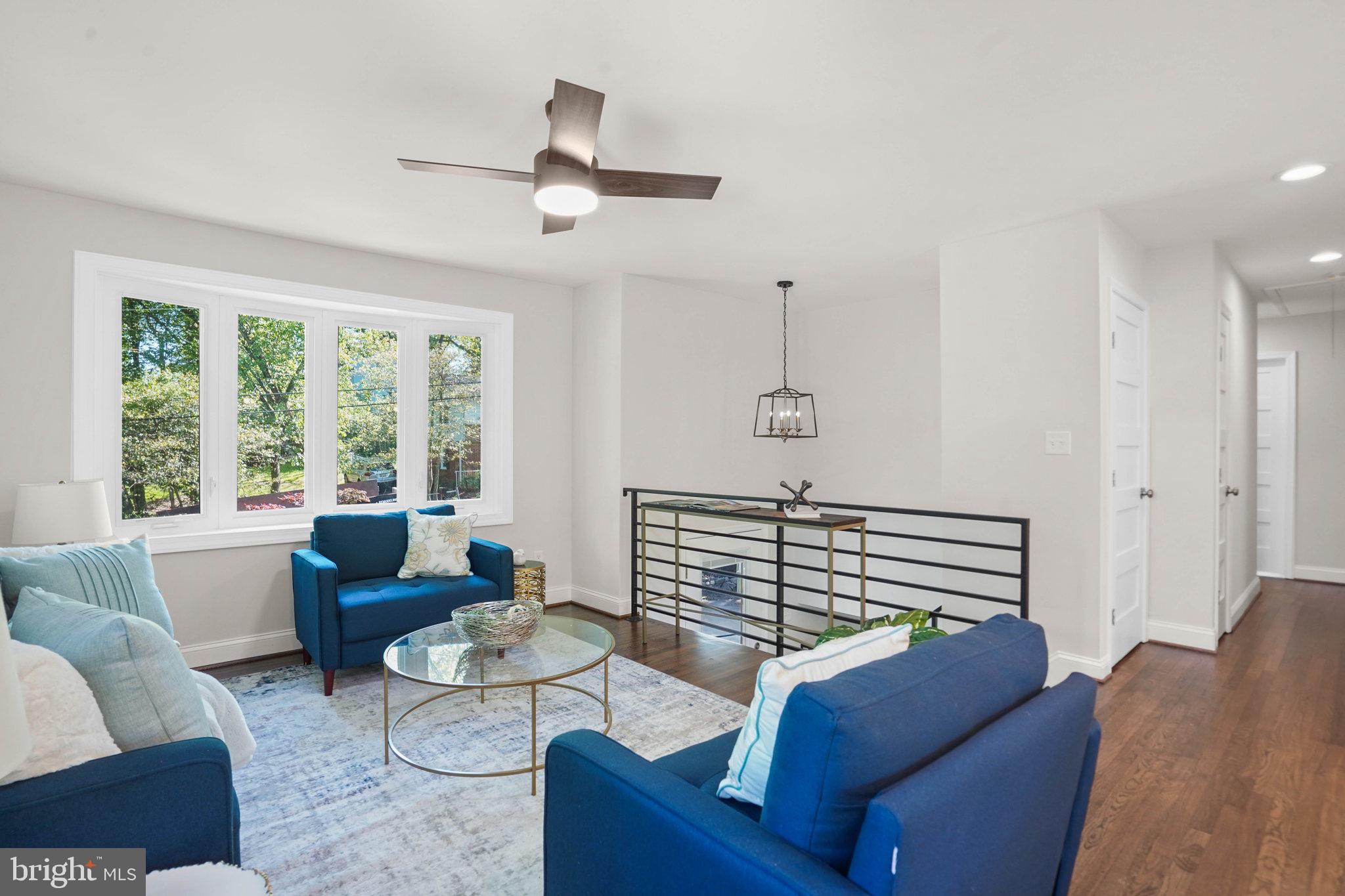 HOLLYWOOD PARK - Residential