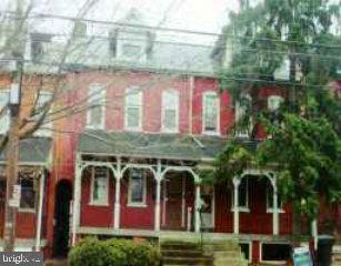 This nice 2 unit is 1 BR 1st floor, 2 BR 2nd floor. Very clean & ready to rent out. Off-street parking for 3-4 cars. A great investment! The property is currently vacant.
