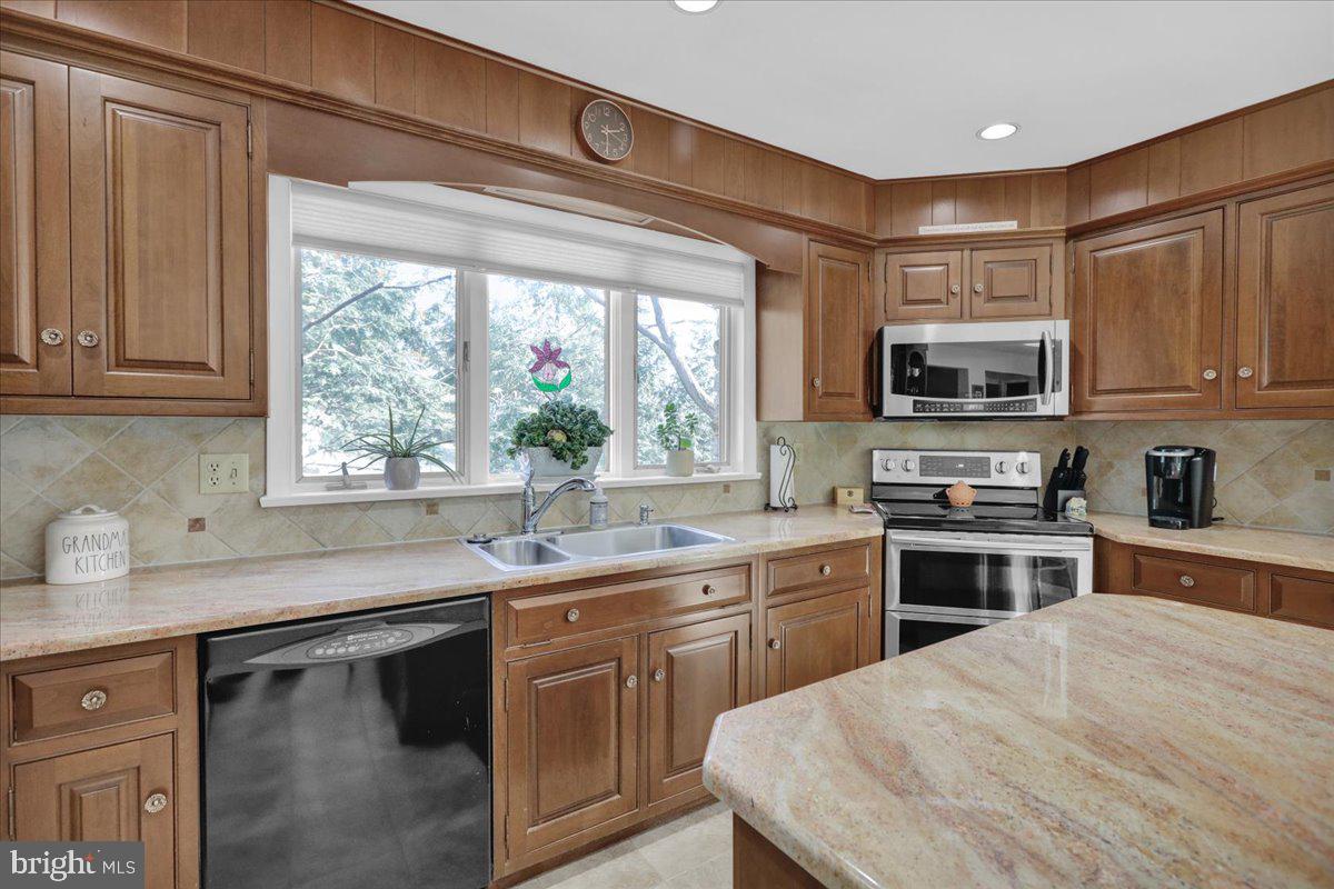 WYOMISSING HILLS - Residential