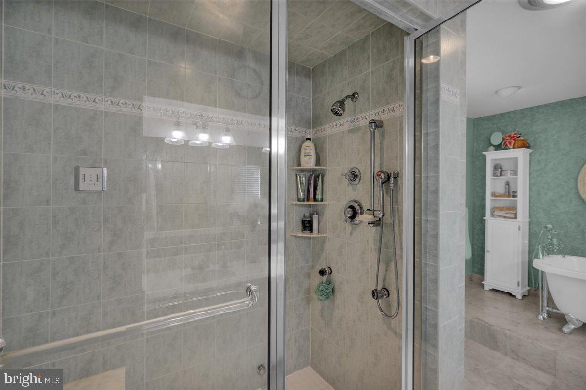 WYOMISSING HILLS - Residential